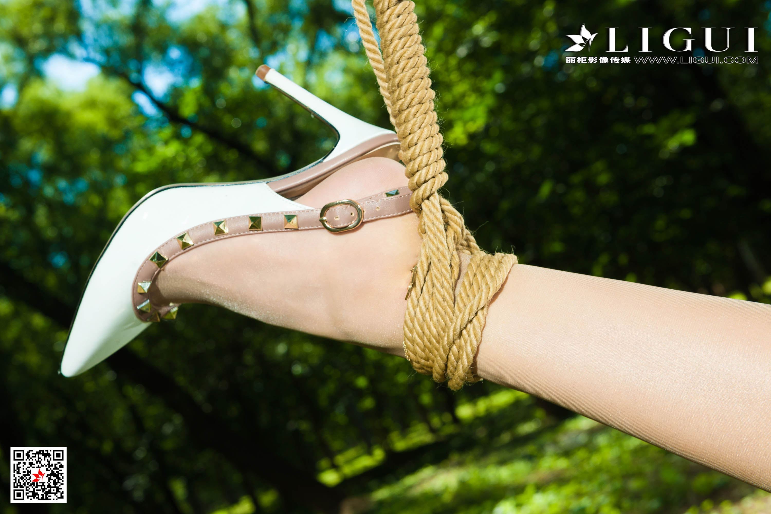 Ligui丽柜 2020.10.16《郊野无助的挣扎》白雪