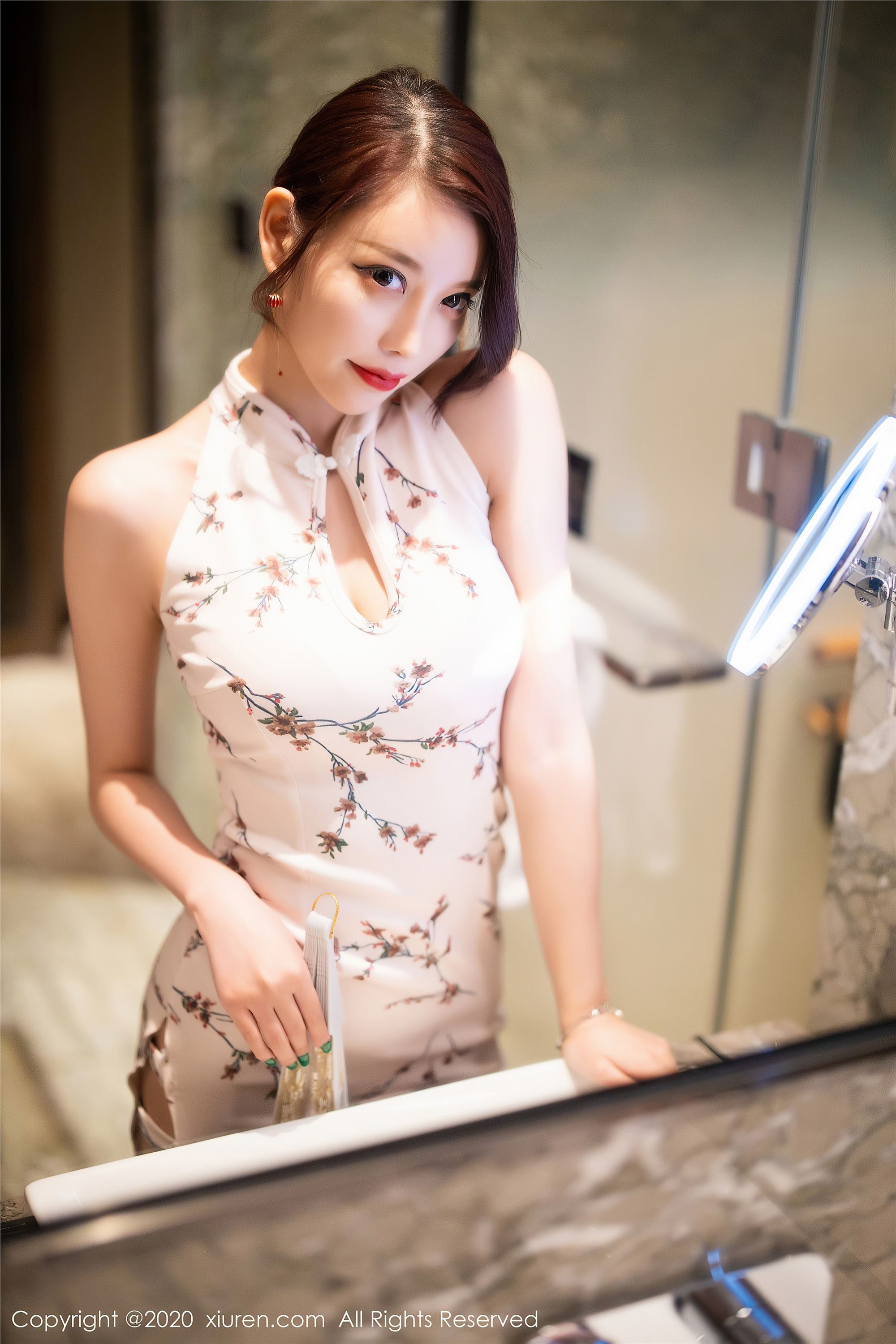 秀人网美媛馆 2020-08-25 Vol.2487 杨晨晨sugar