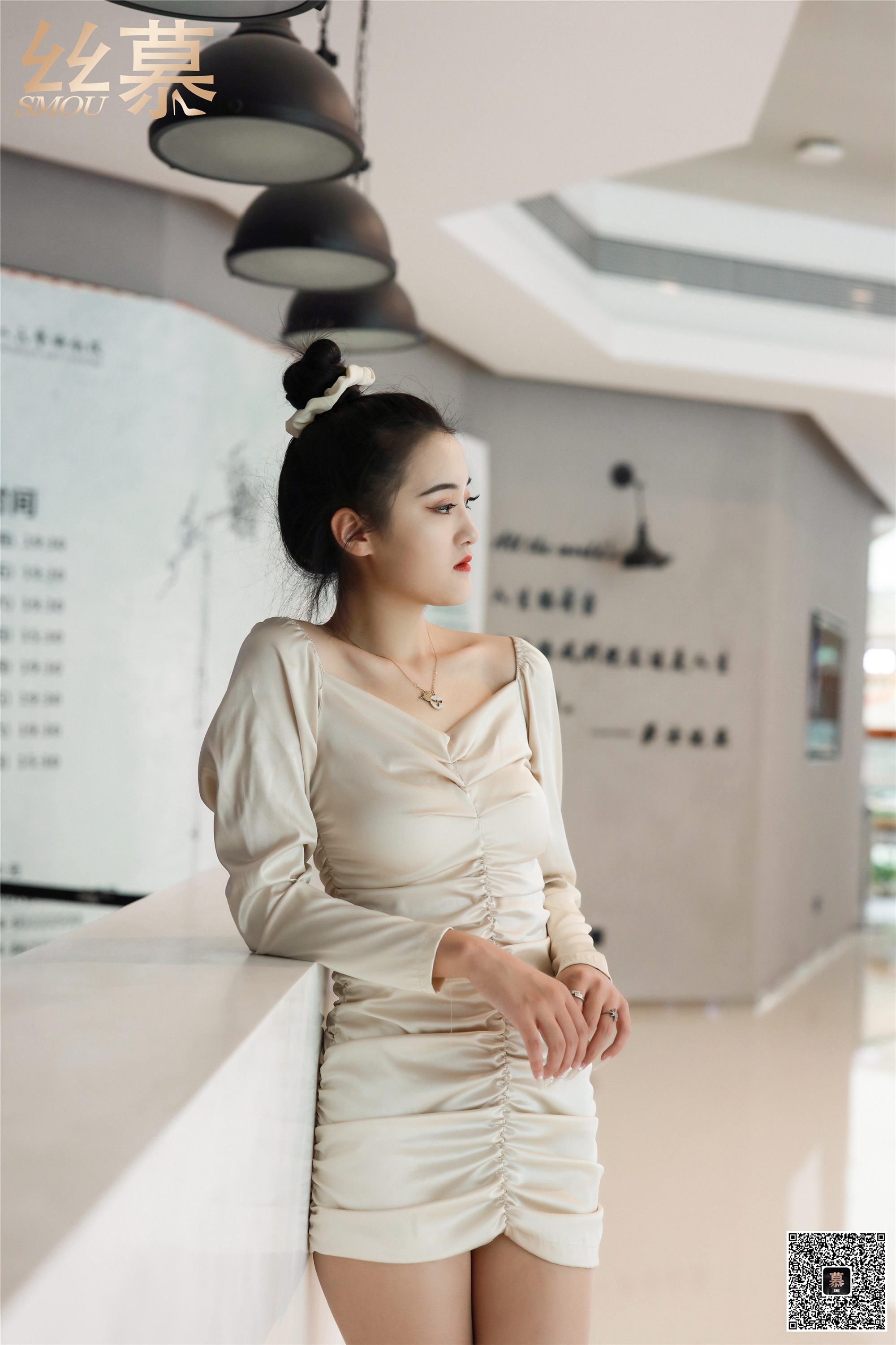 丝慕GirlSVol.339 菲菲 商场偶遇学姐