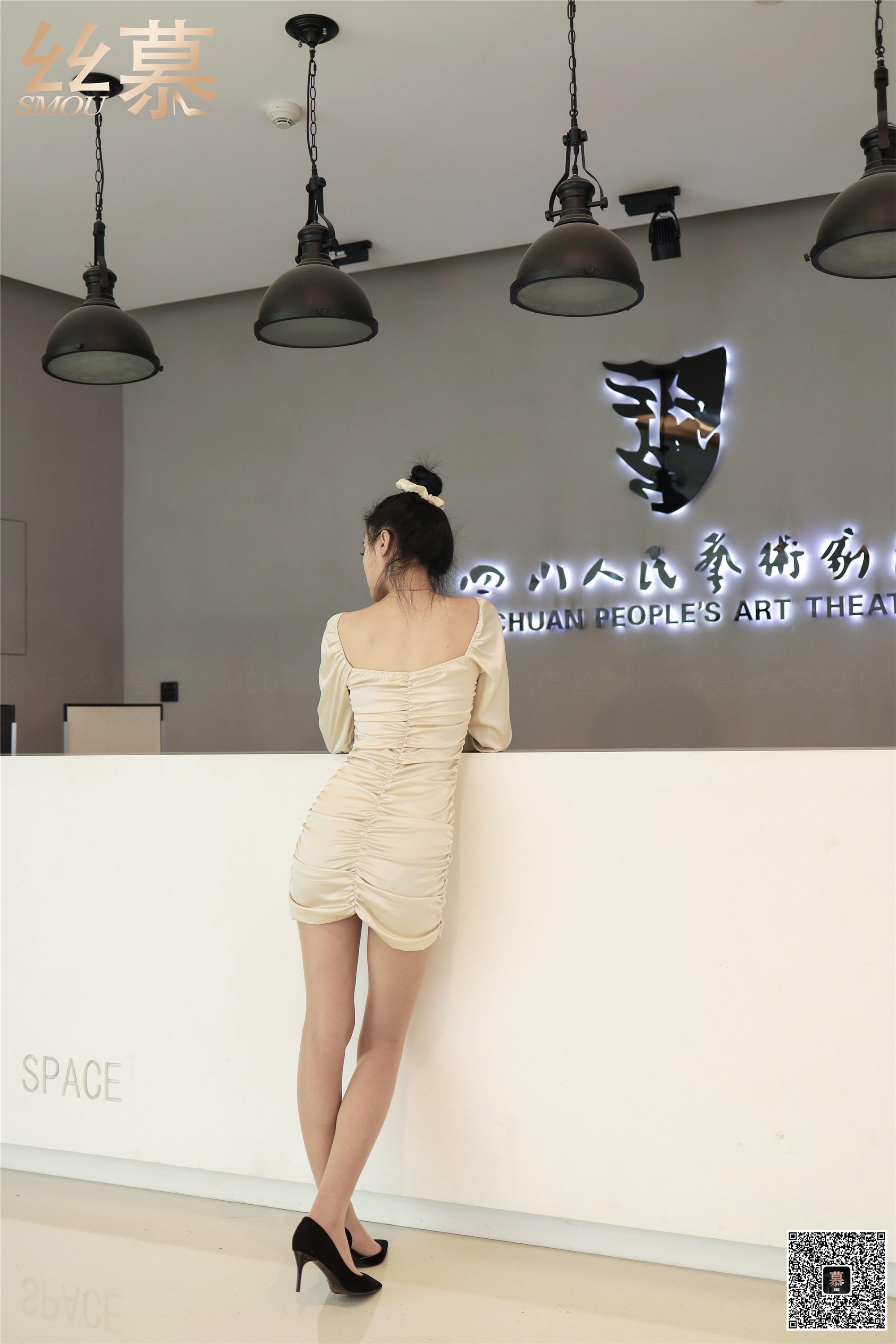 丝慕GirlSVol.339 菲菲 商场偶遇学姐