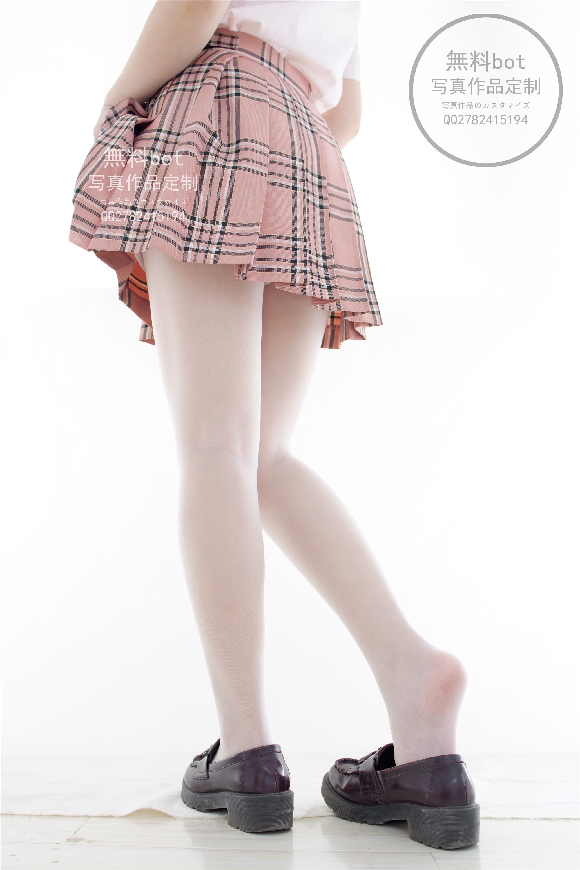 森萝财团萝莉丝足写真 無料-001 JK格子裙