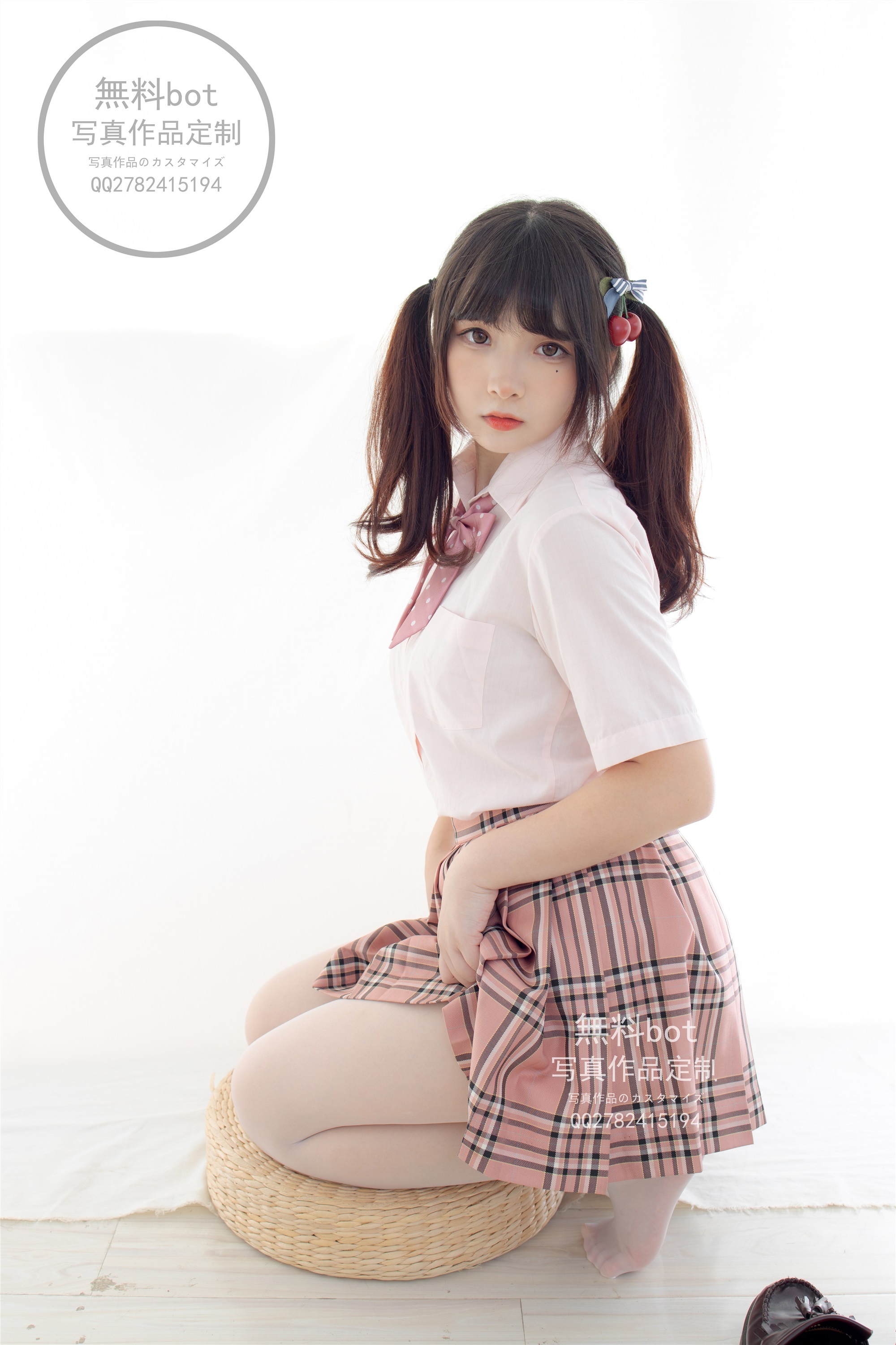 森萝财团萝莉丝足写真 無料-001 JK格子裙