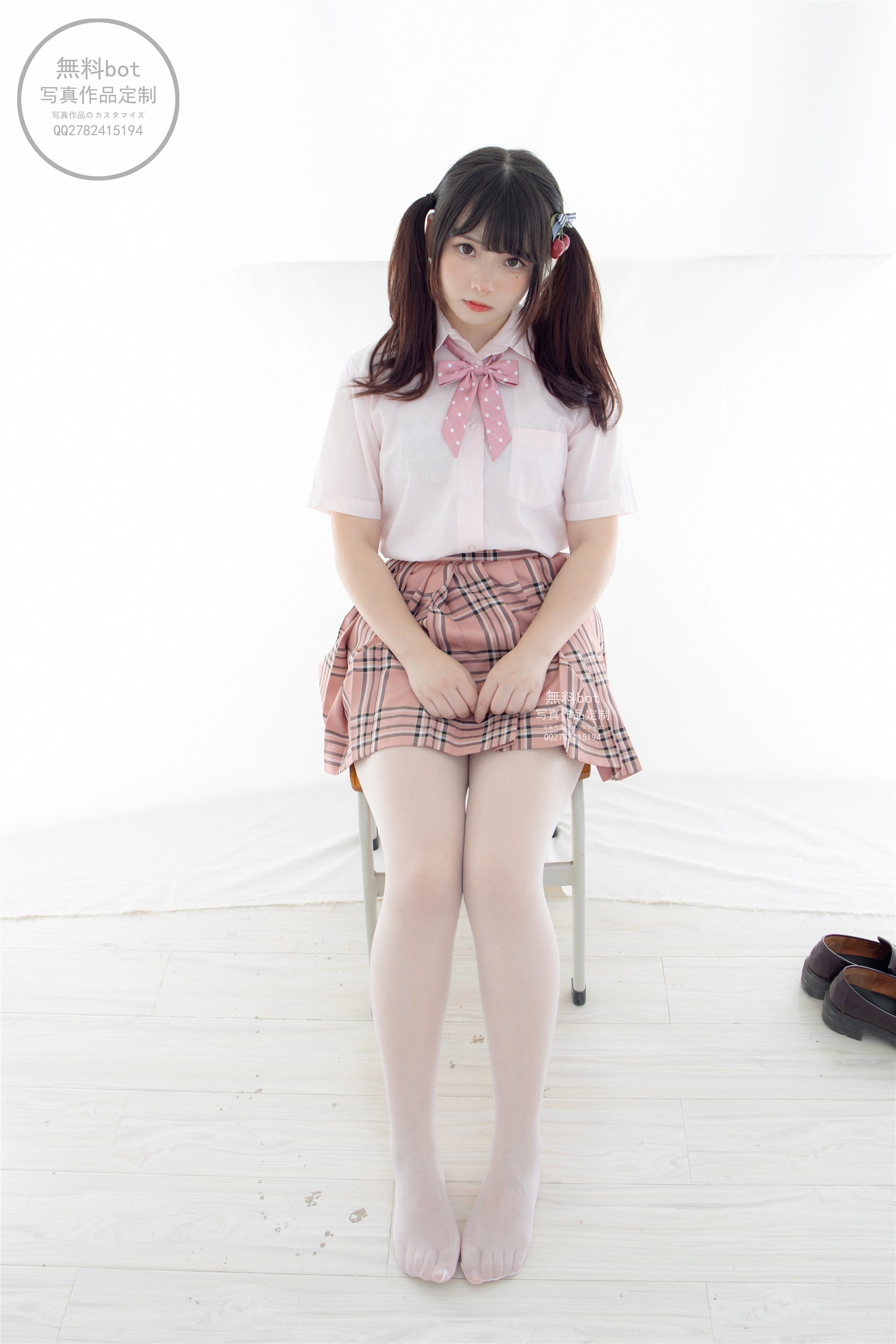 森萝财团萝莉丝足写真 無料-001 JK格子裙