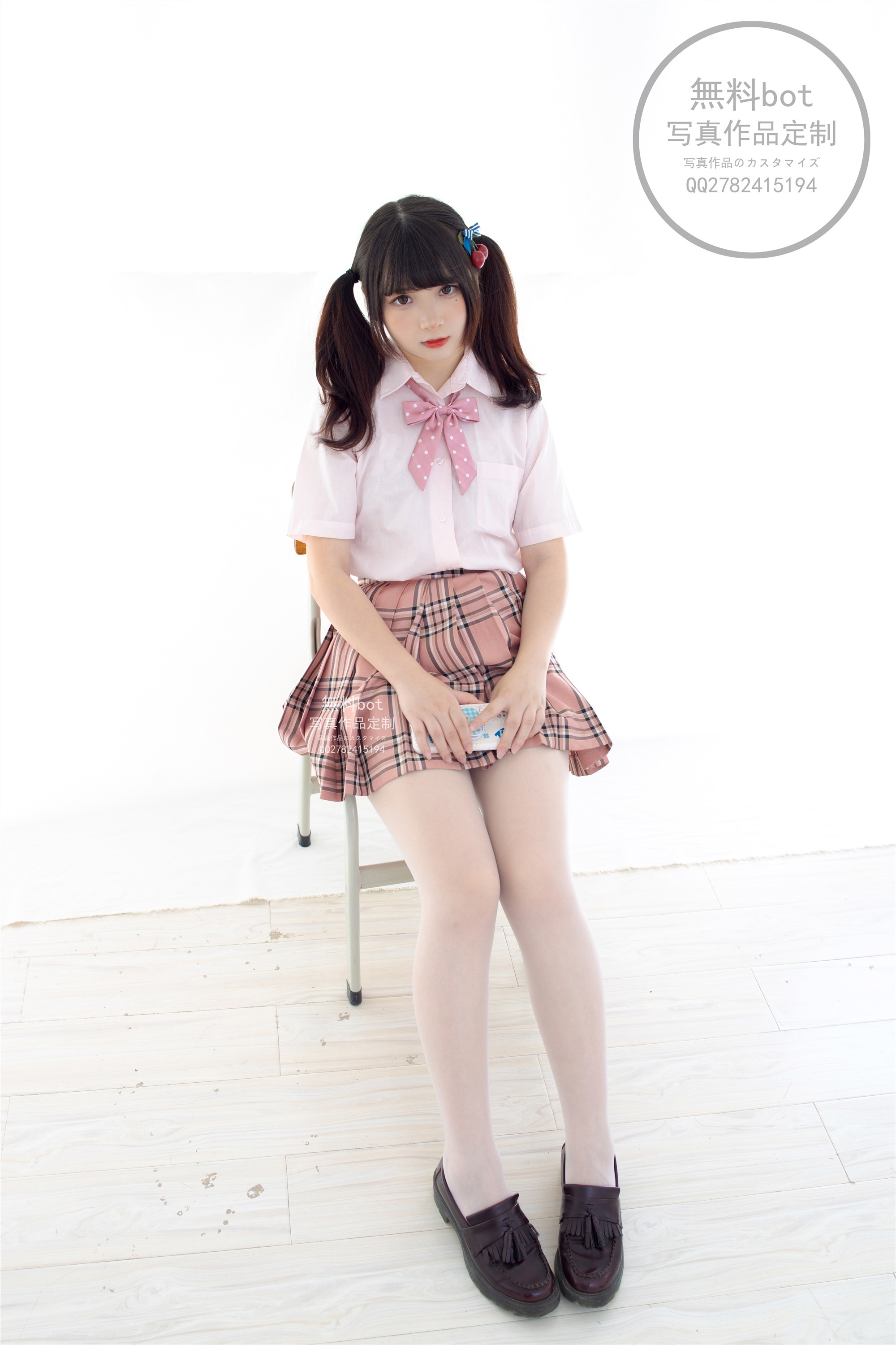 森萝财团萝莉丝足写真 無料-001 JK格子裙