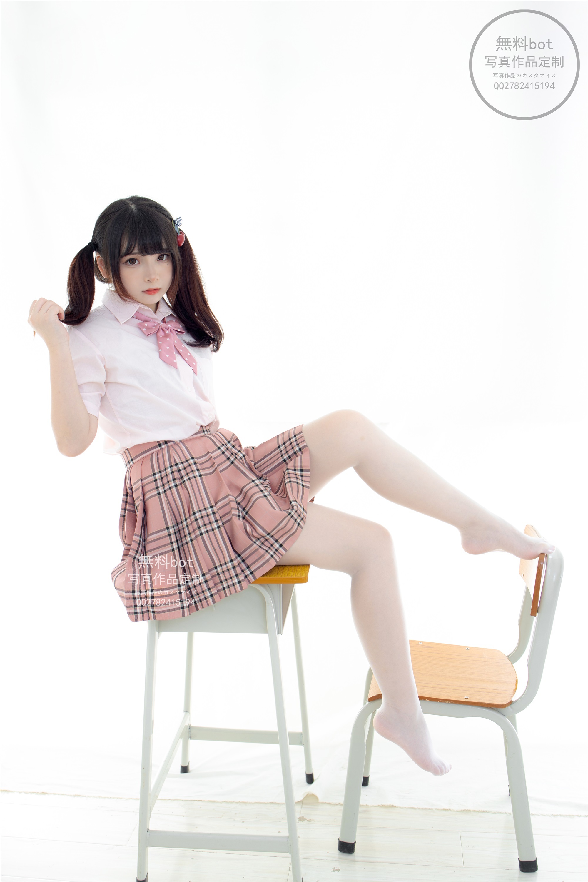 森萝财团萝莉丝足写真 無料-001 JK格子裙