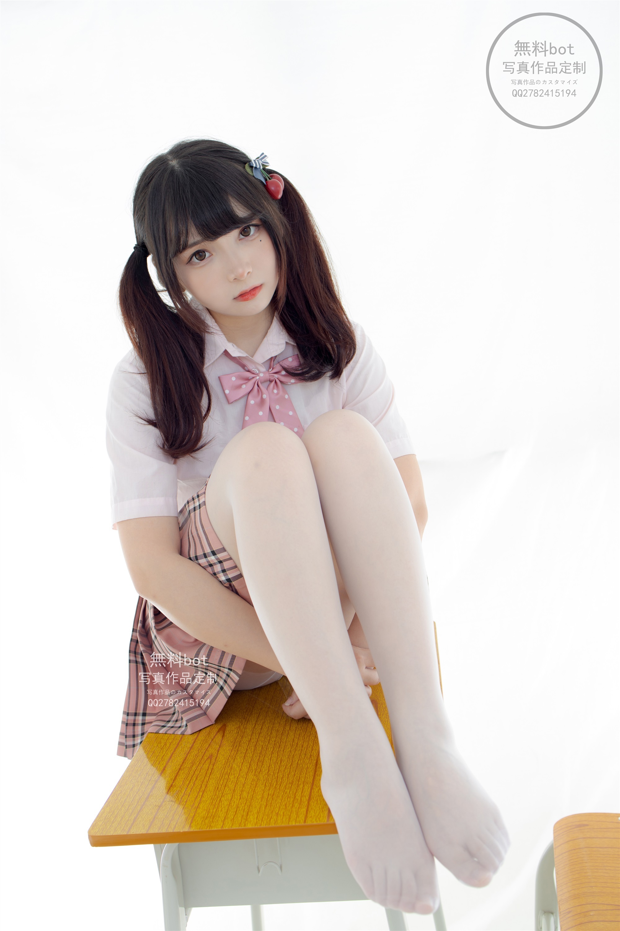 森萝财团萝莉丝足写真 無料-001 JK格子裙