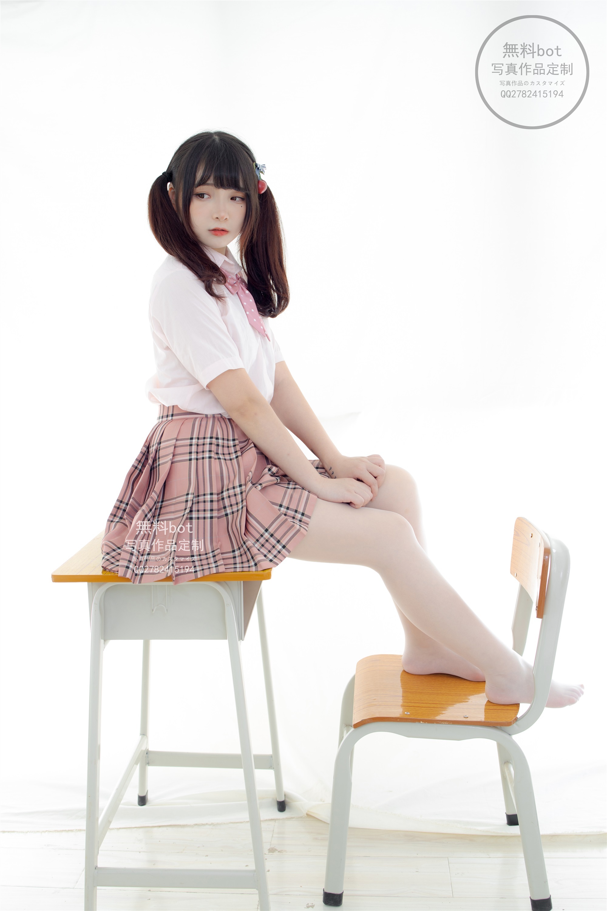 森萝财团萝莉丝足写真 無料-001 JK格子裙