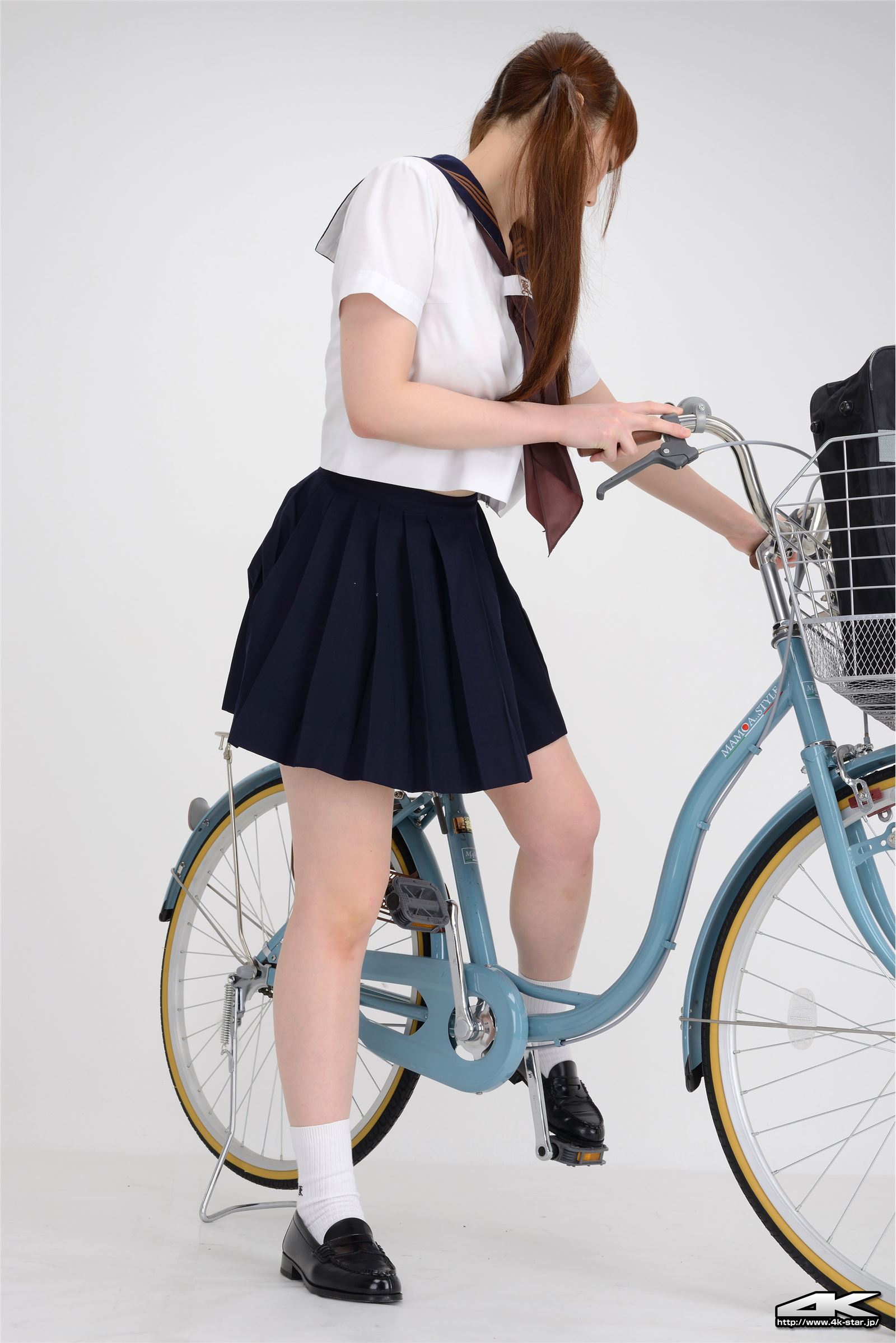 [4K-STAR]2017.12.06 Rumi Kayama 香山ルミ Uniforms and bicycles