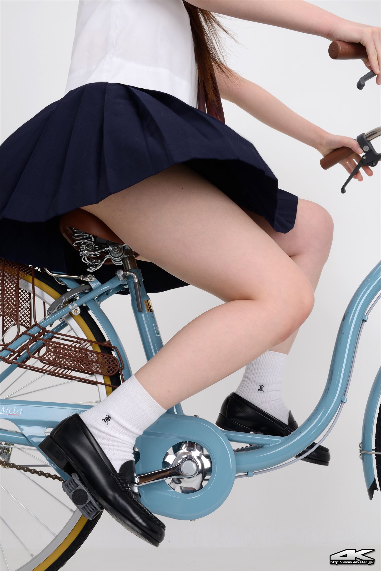 [4K-STAR]2017.12.06 Rumi Kayama 香山ルミ Uniforms and bicycles