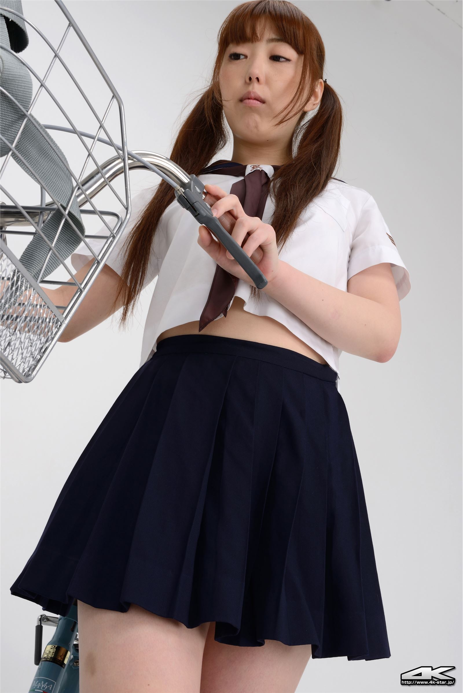 [4K-STAR]2017.12.06 Rumi Kayama 香山ルミ Uniforms and bicycles