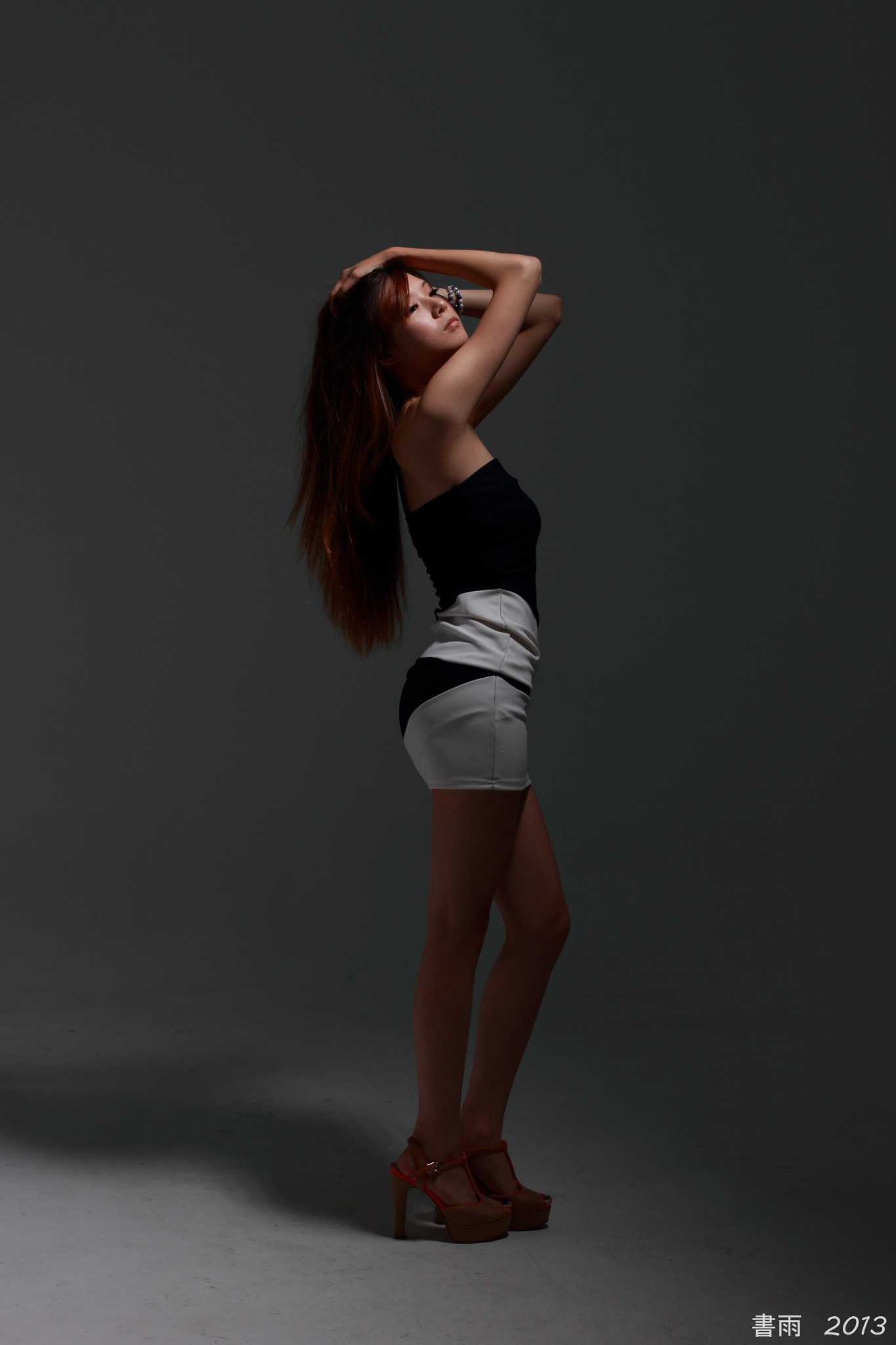 [Beautyleg番外篇]2013-10-16 DuDu琴二棚棚拍