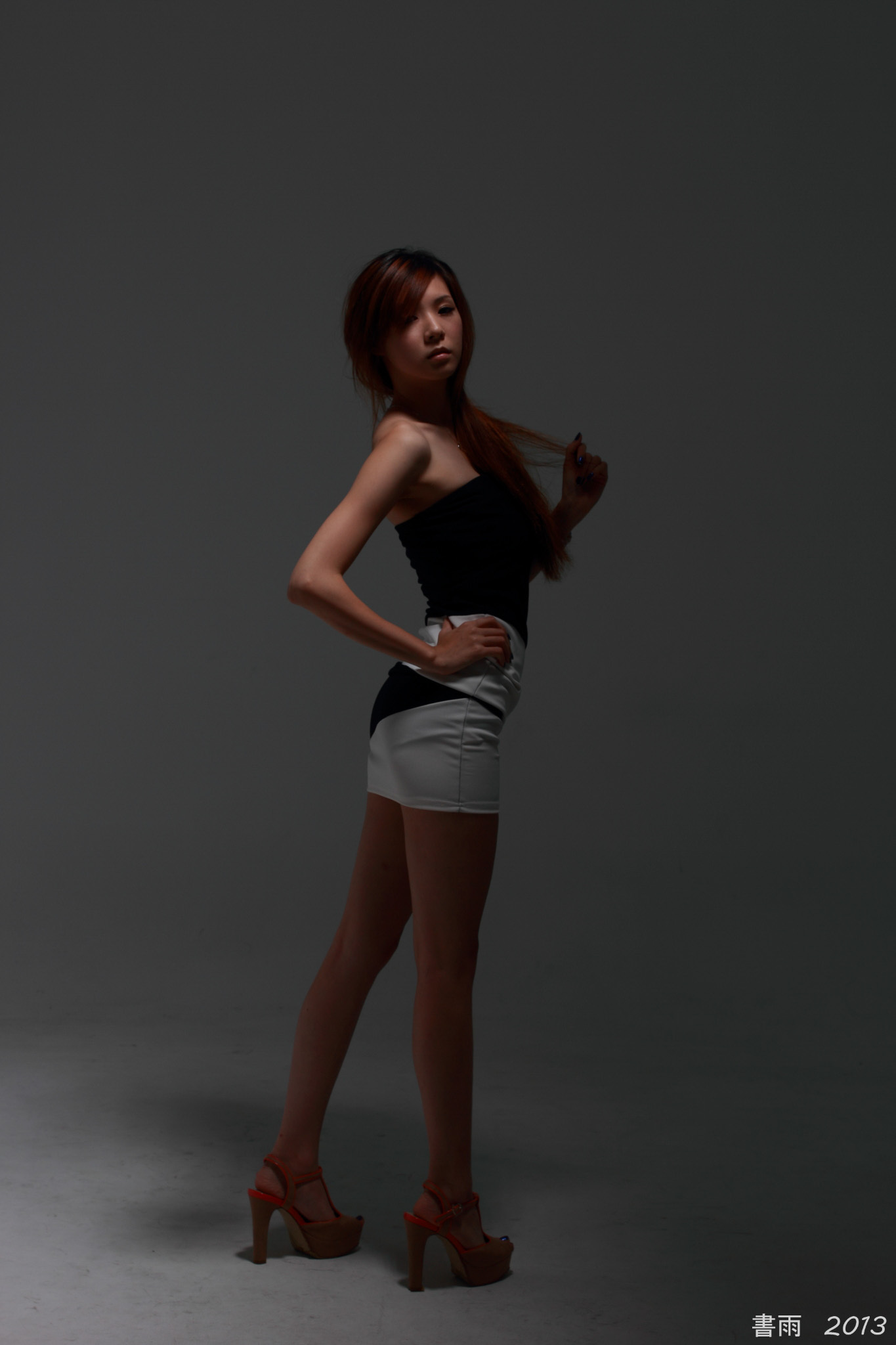 [Beautyleg番外篇]2013-10-16 DuDu琴二棚棚拍