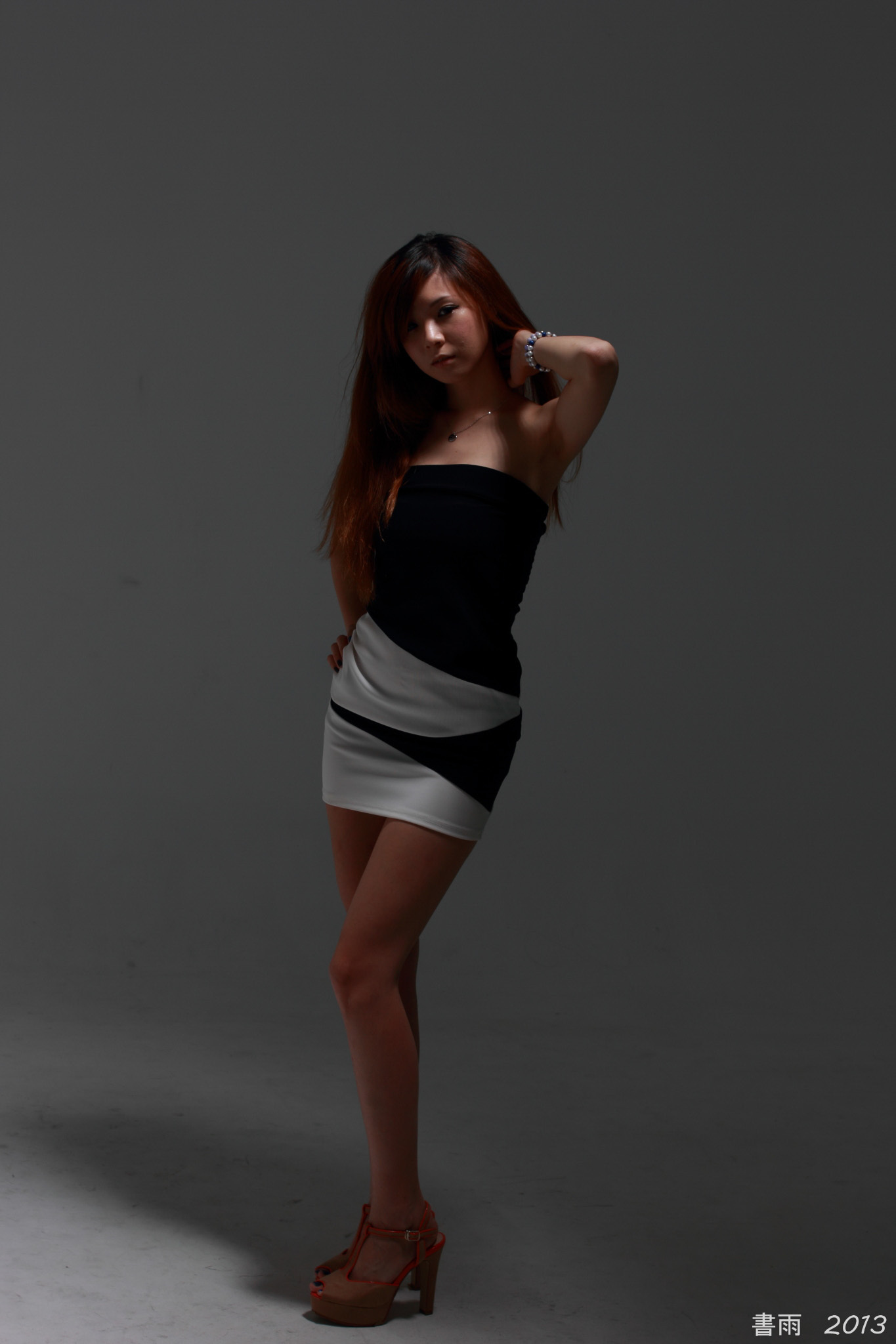 [Beautyleg番外篇]2013-10-16 DuDu琴二棚棚拍