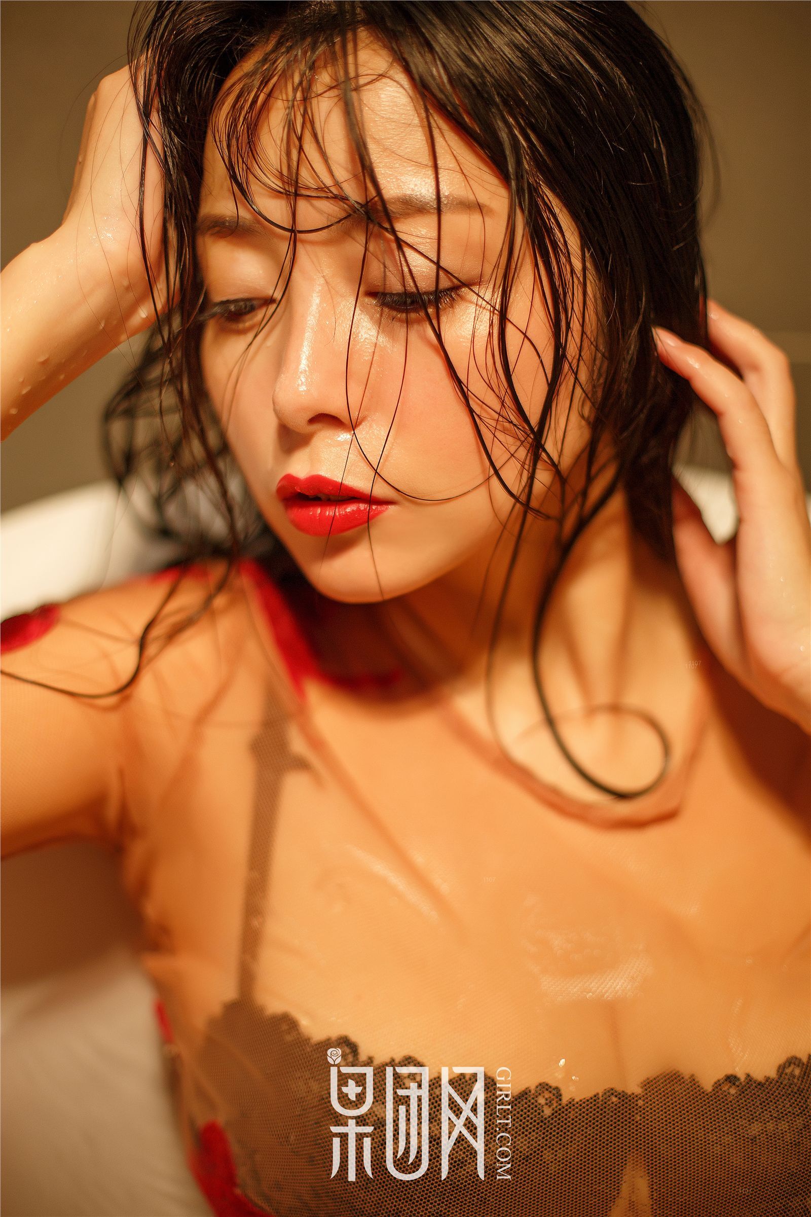 [Girlt果团网]2017.10.04 No.074 红霓裳