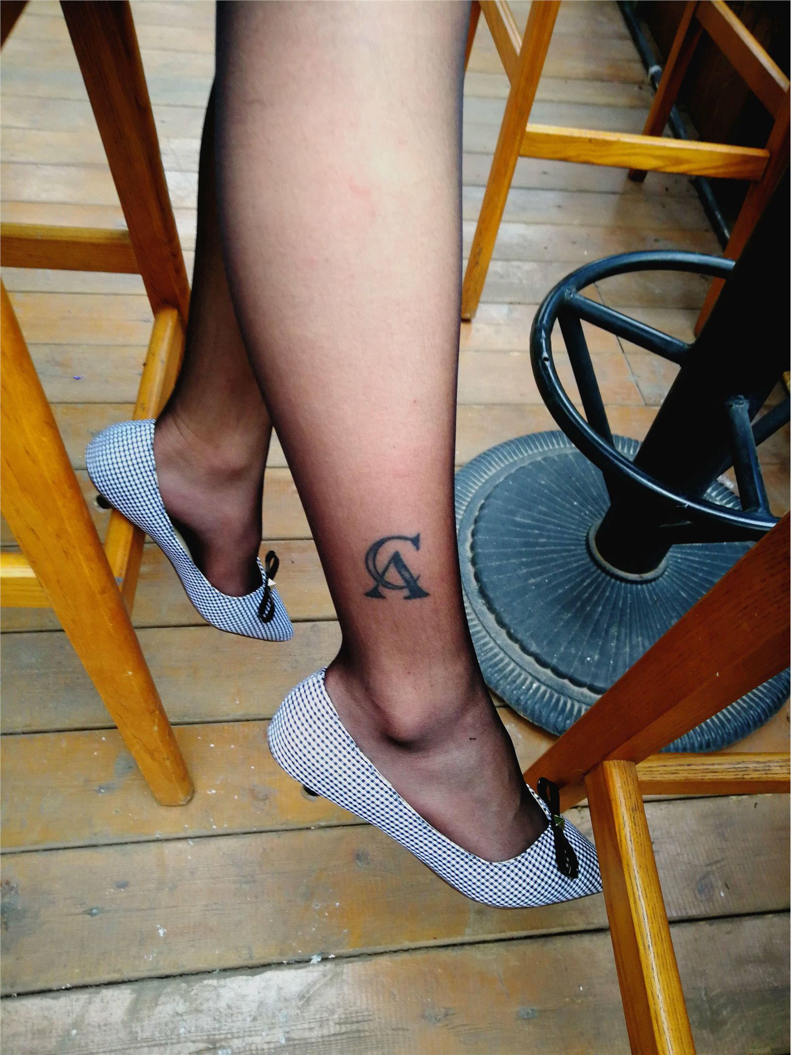 [IESS异思趣向] 2017.04.28 《户外黑丝平底鞋》潇潇