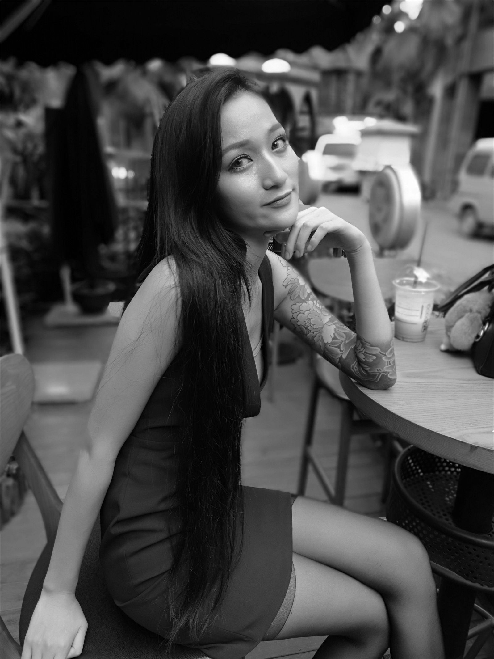 [IESS异思趣向] 2017.04.28 《户外黑丝平底鞋》潇潇