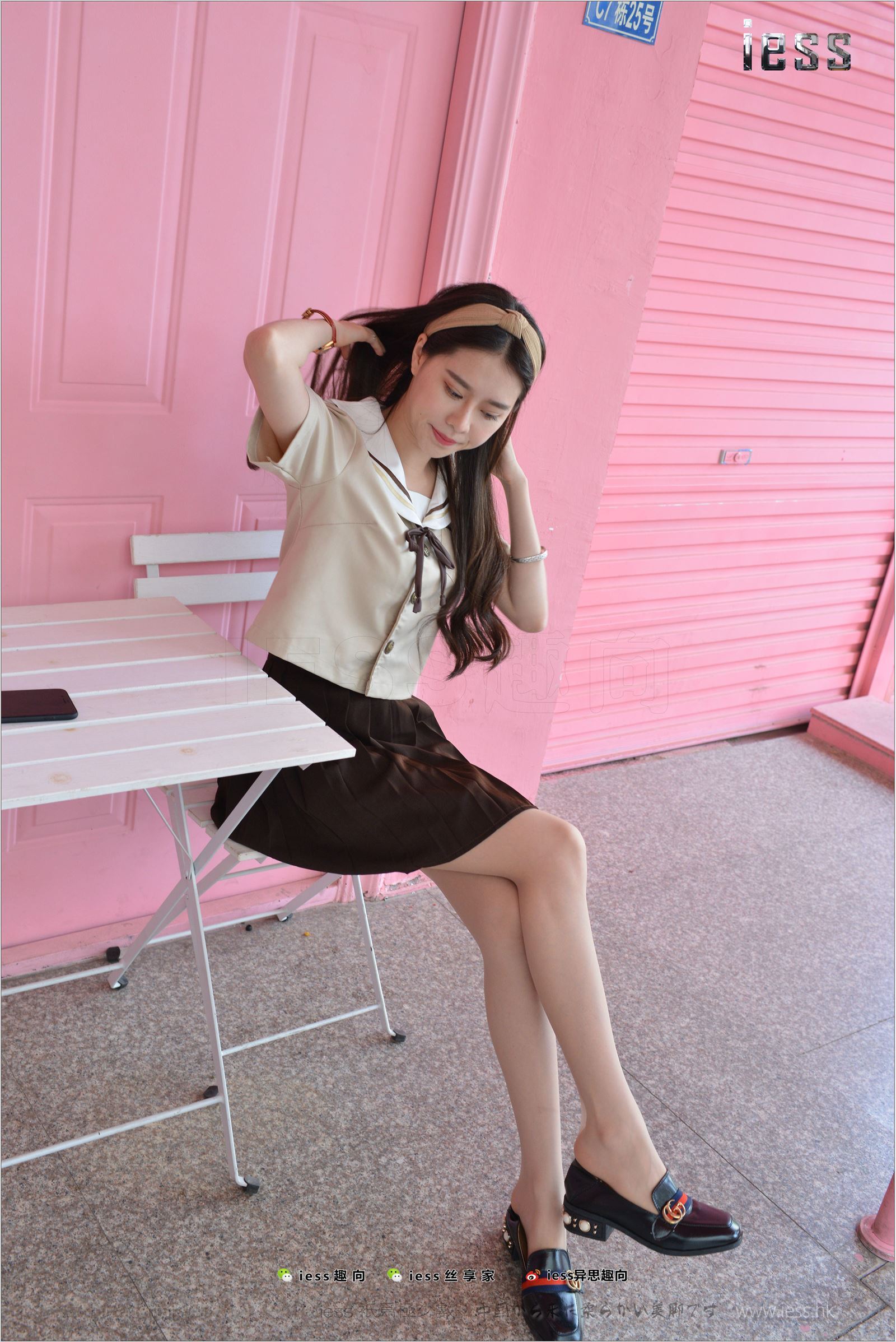 [IESS异思趣向] 2017.10.26 No.163佳佳《诗和远方②》