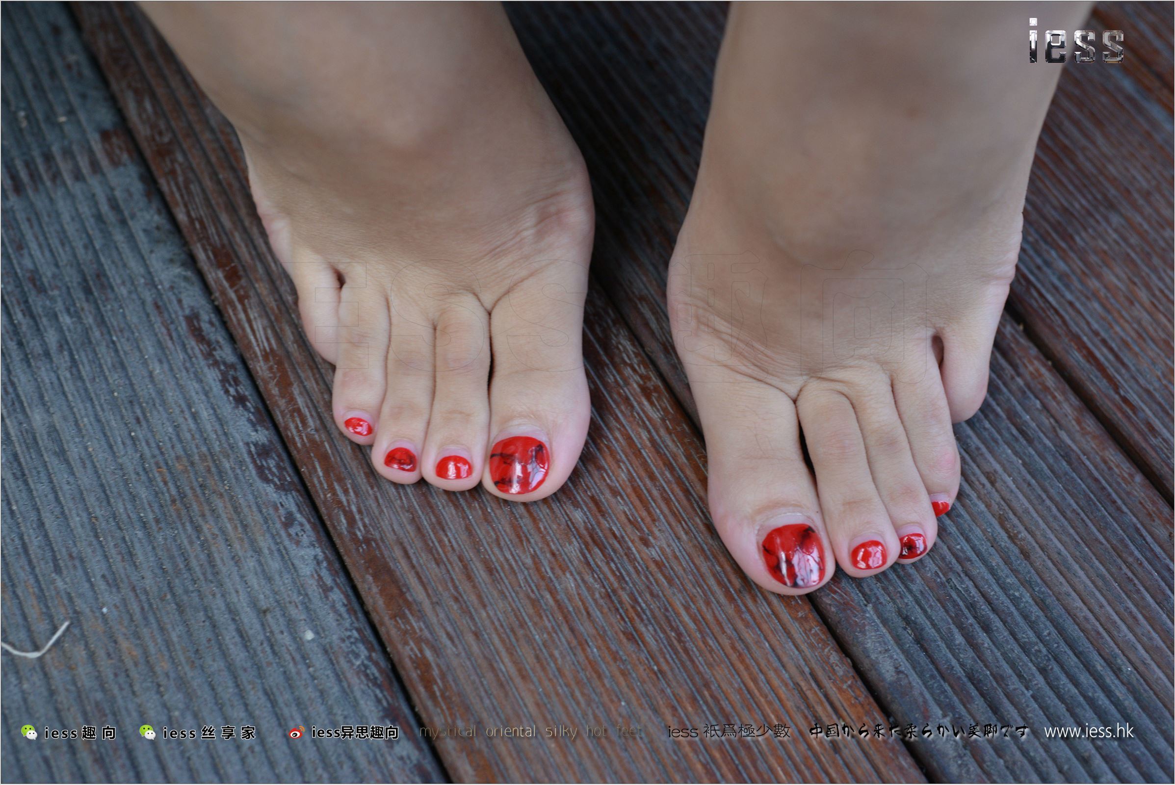 [IESS异思趣向] 2017.10.30 No.164芳芳《人妻的裸足》