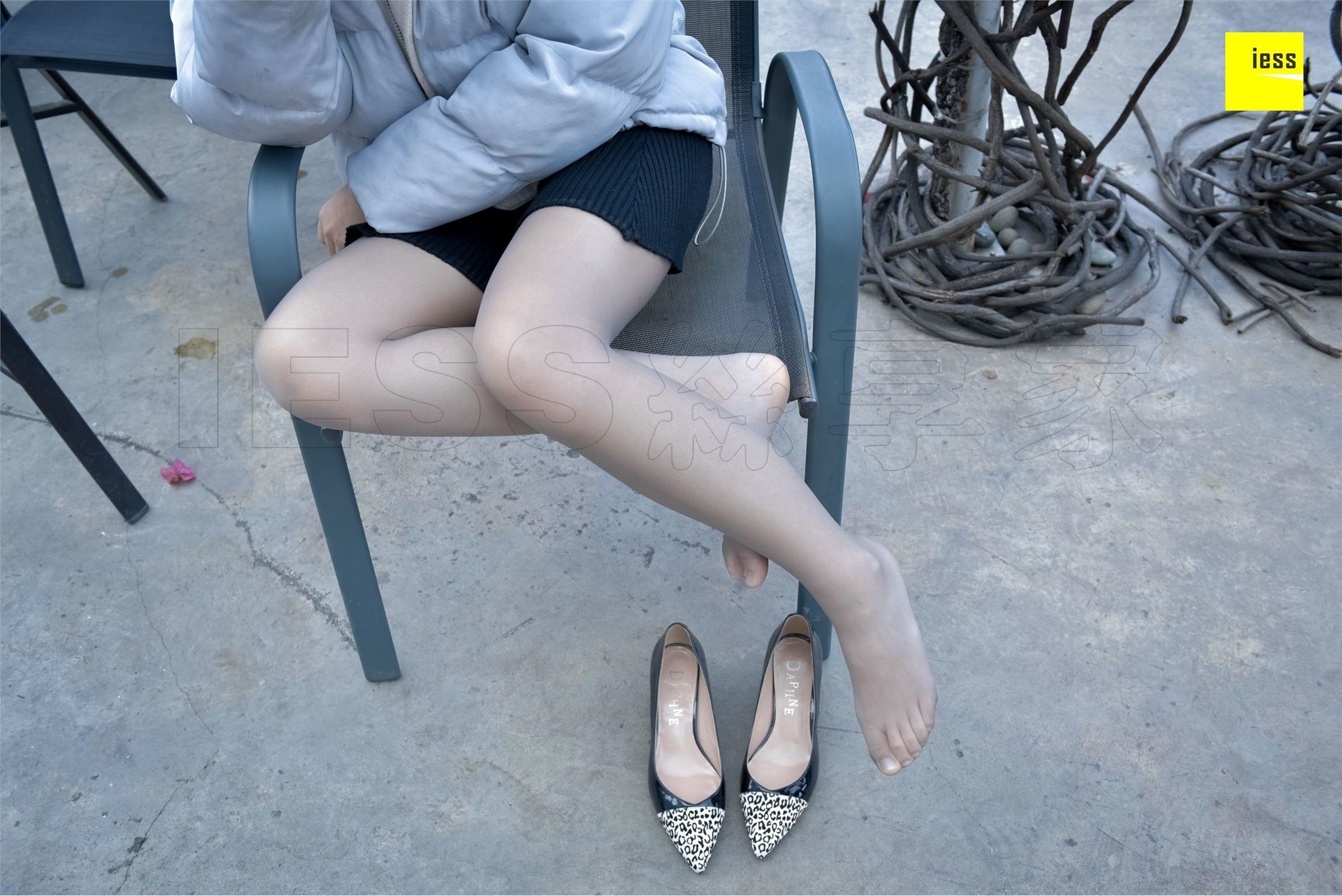 [IESS异思趣向]2018-01-26 丝享家156：佳桢《丰满微肉腿》