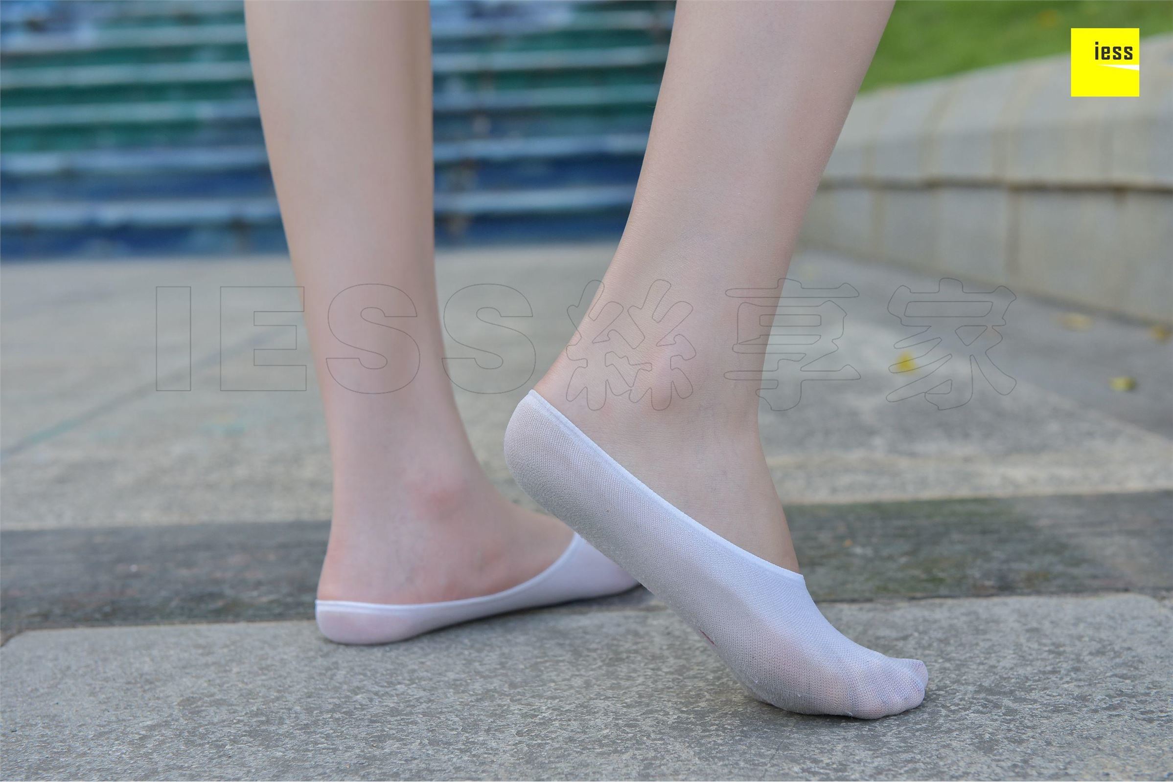 [IESS异思趣向]2018.01.31 No.159七七 《卫衣与白色船袜》