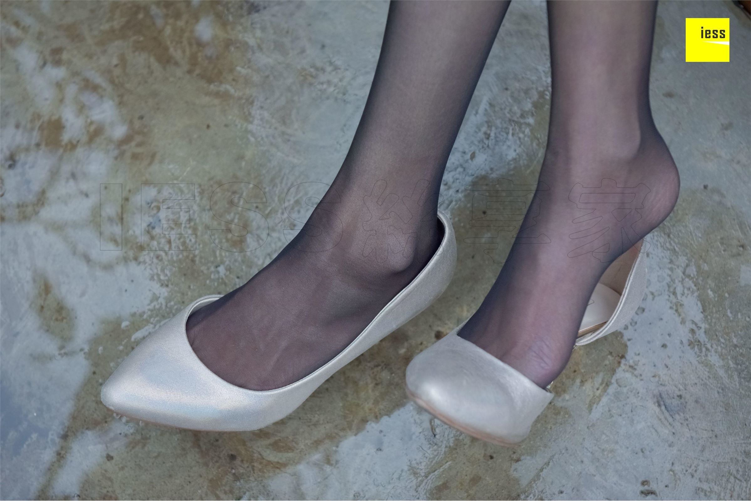 [IESS异思趣向]2018.02.01 No.160永英《雨后的黑丝》