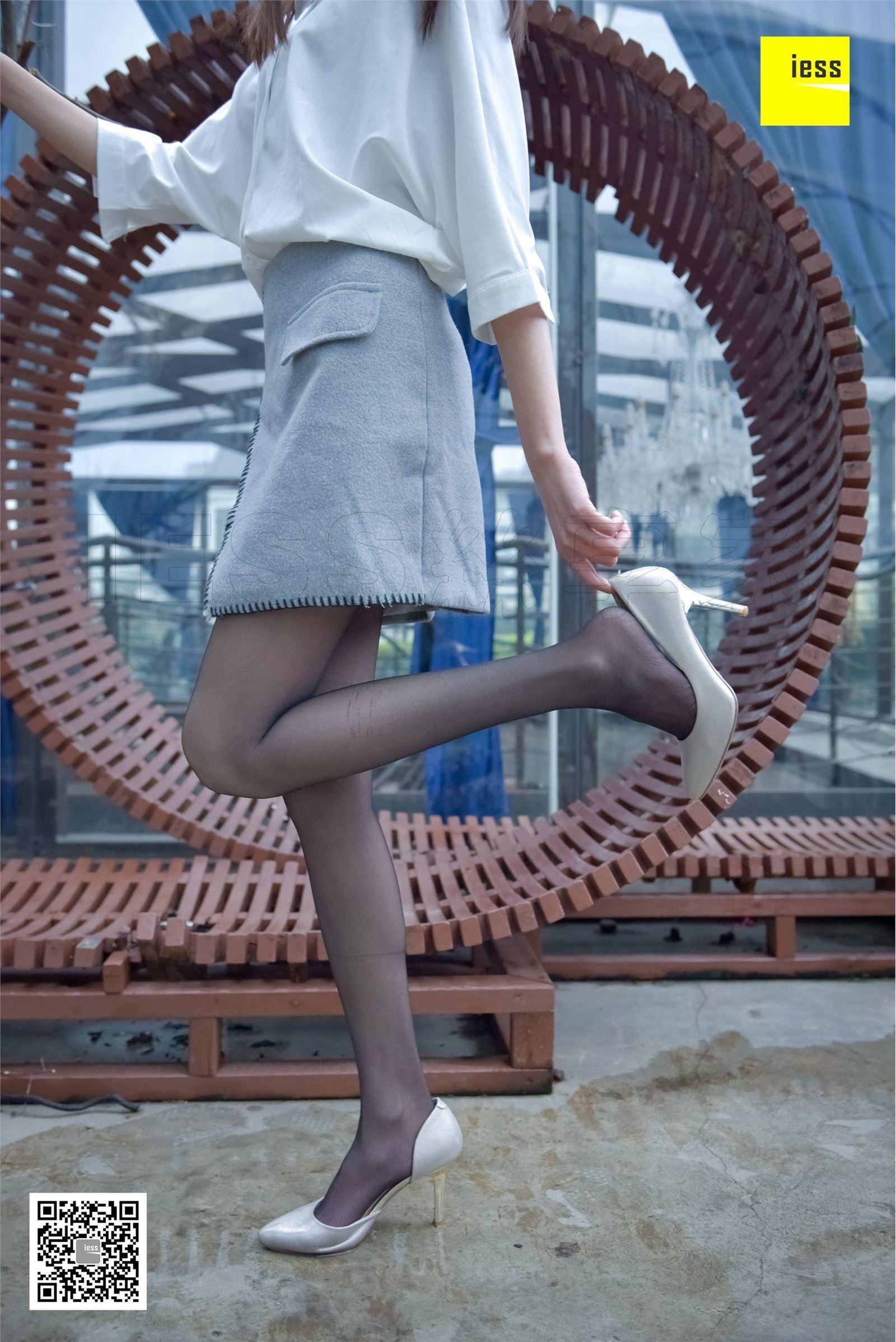 [IESS异思趣向]2018.02.01 No.160永英《雨后的黑丝》