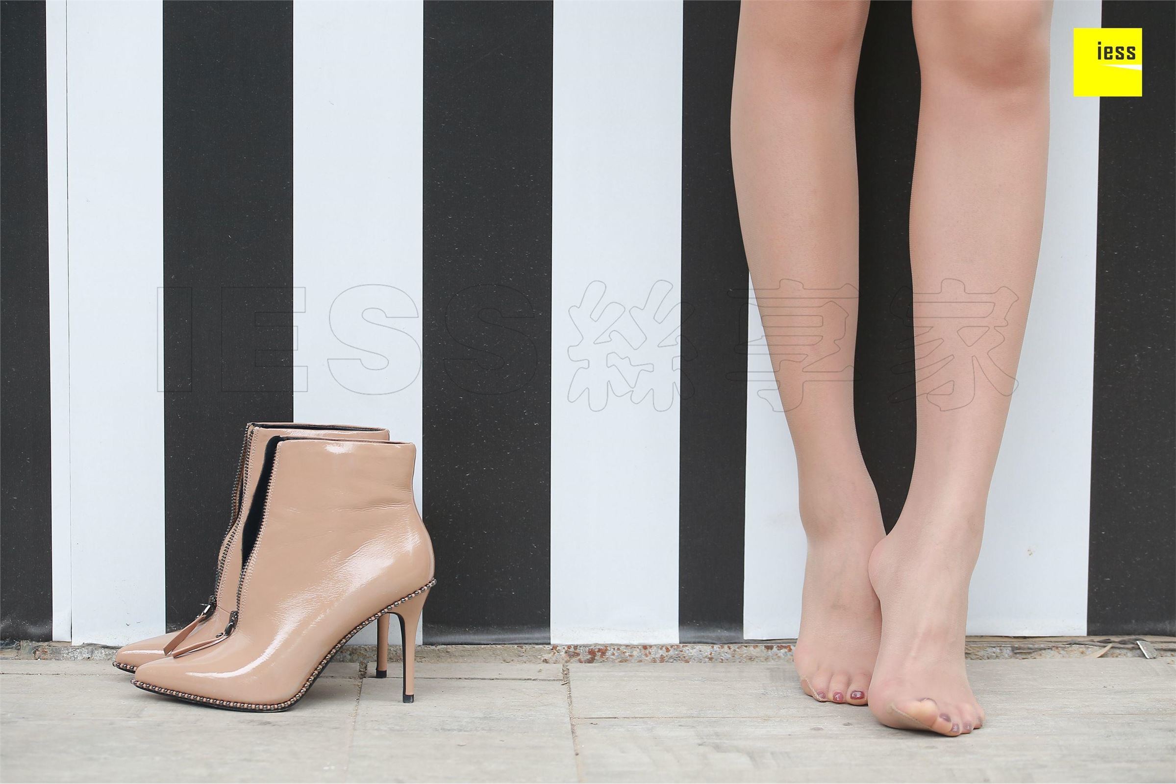 [IESS异思趣向]2018.02.05 No.162七七《裸色漆皮短靴》