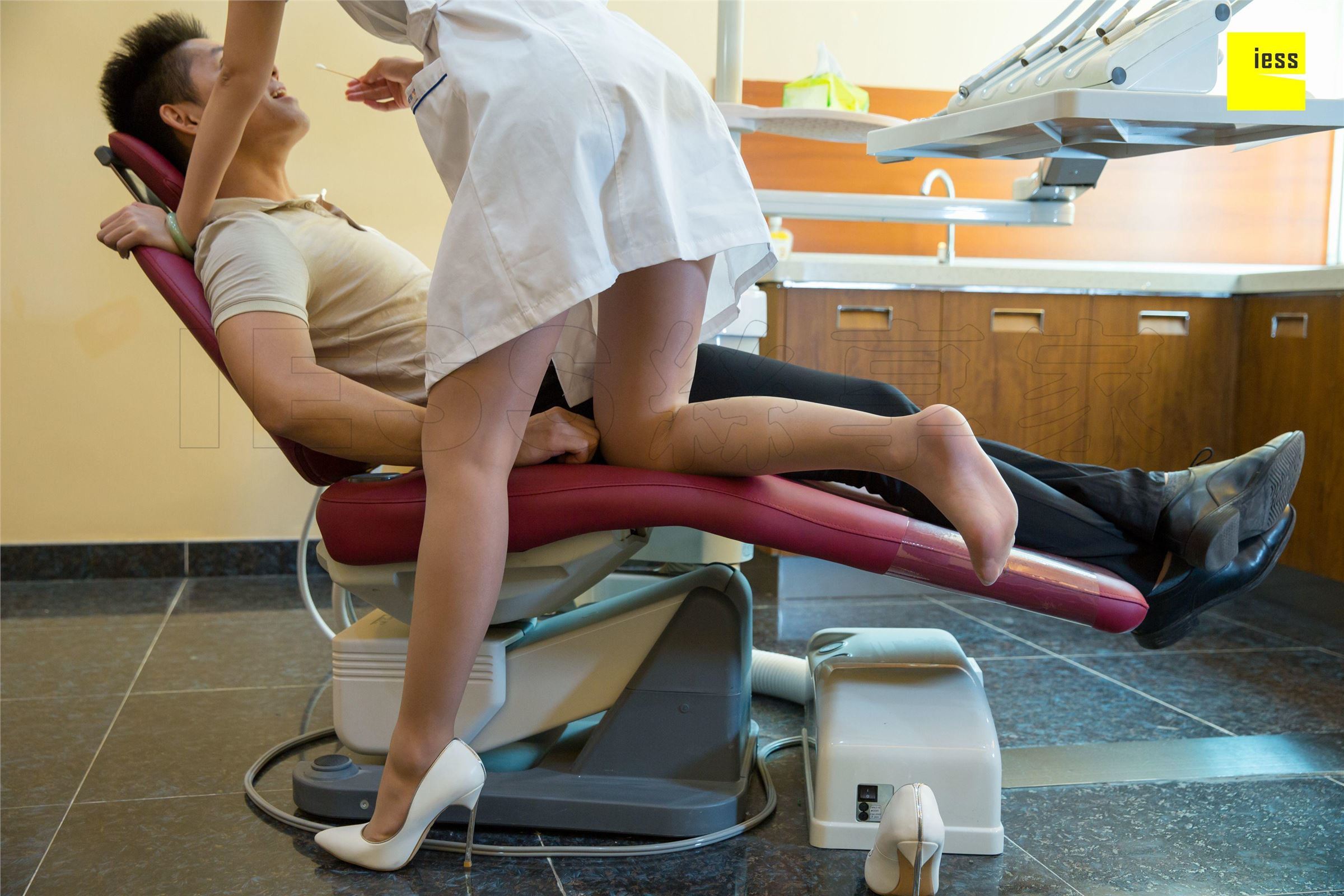 [IESS异思趣向] 2018.06.26《魔鬼周三》NO.023：爱上女牙医：试探