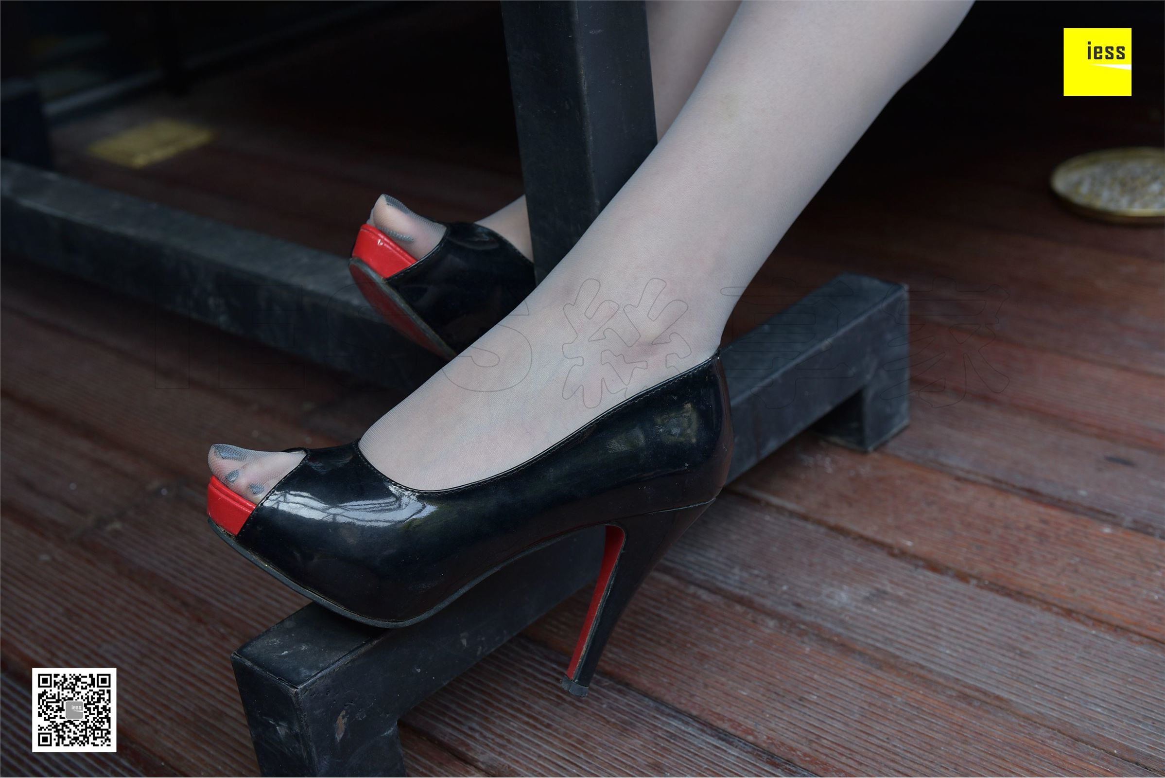 [IESS异思趣向] 2017.11.28 SXJ.113 紫紫 鱼嘴漆皮高跟