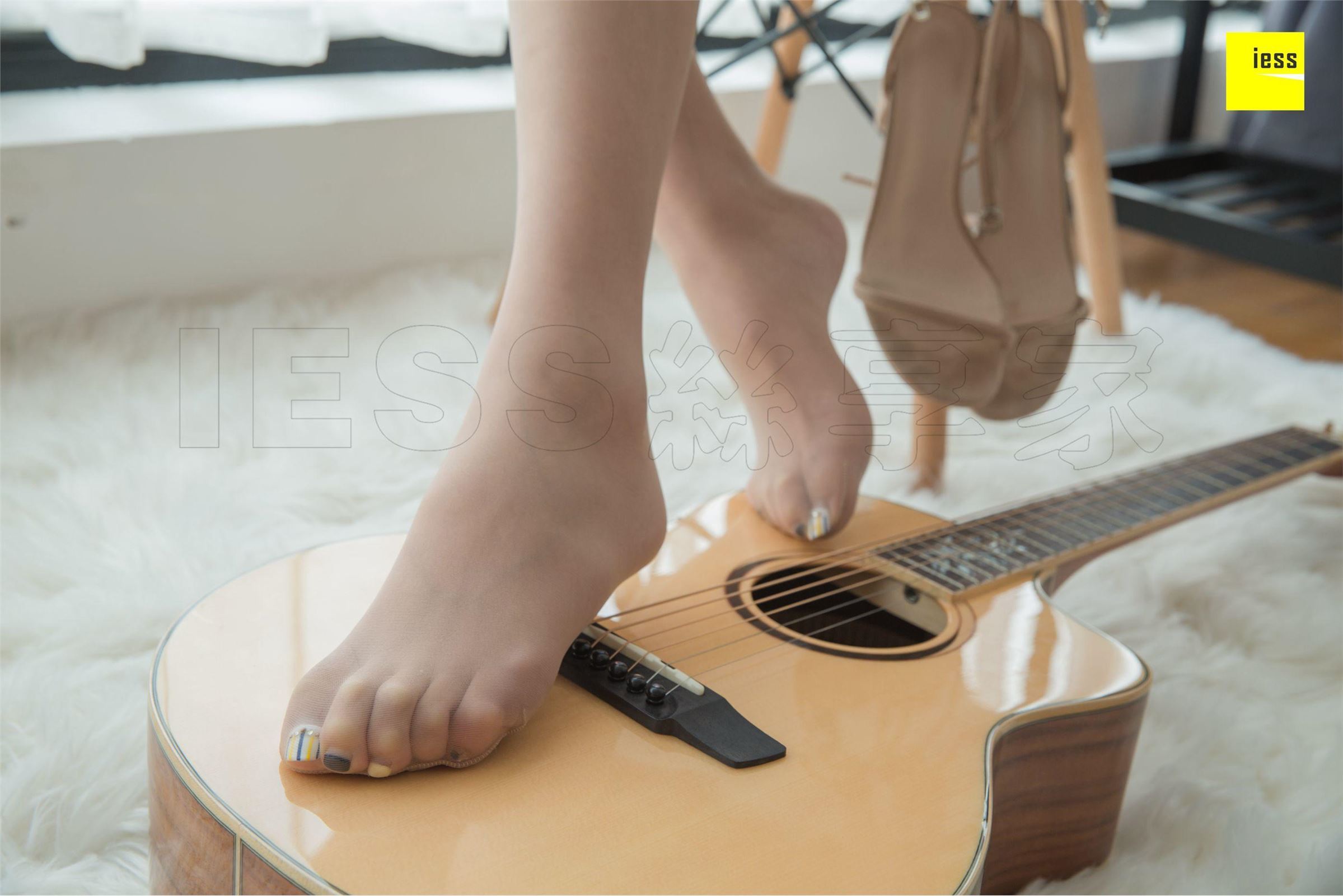 [IESS异思趣向]2018.11.13 SXJ359 曦然