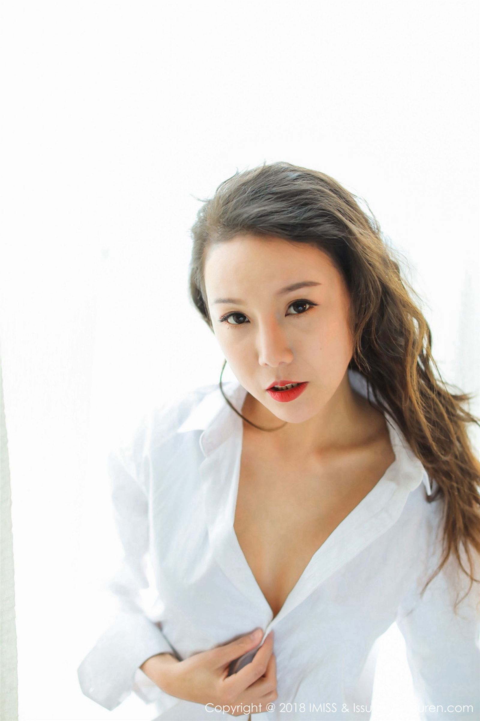 [IMiss爱蜜社]2018.06.05 Vol.251 王沫儿SaSa