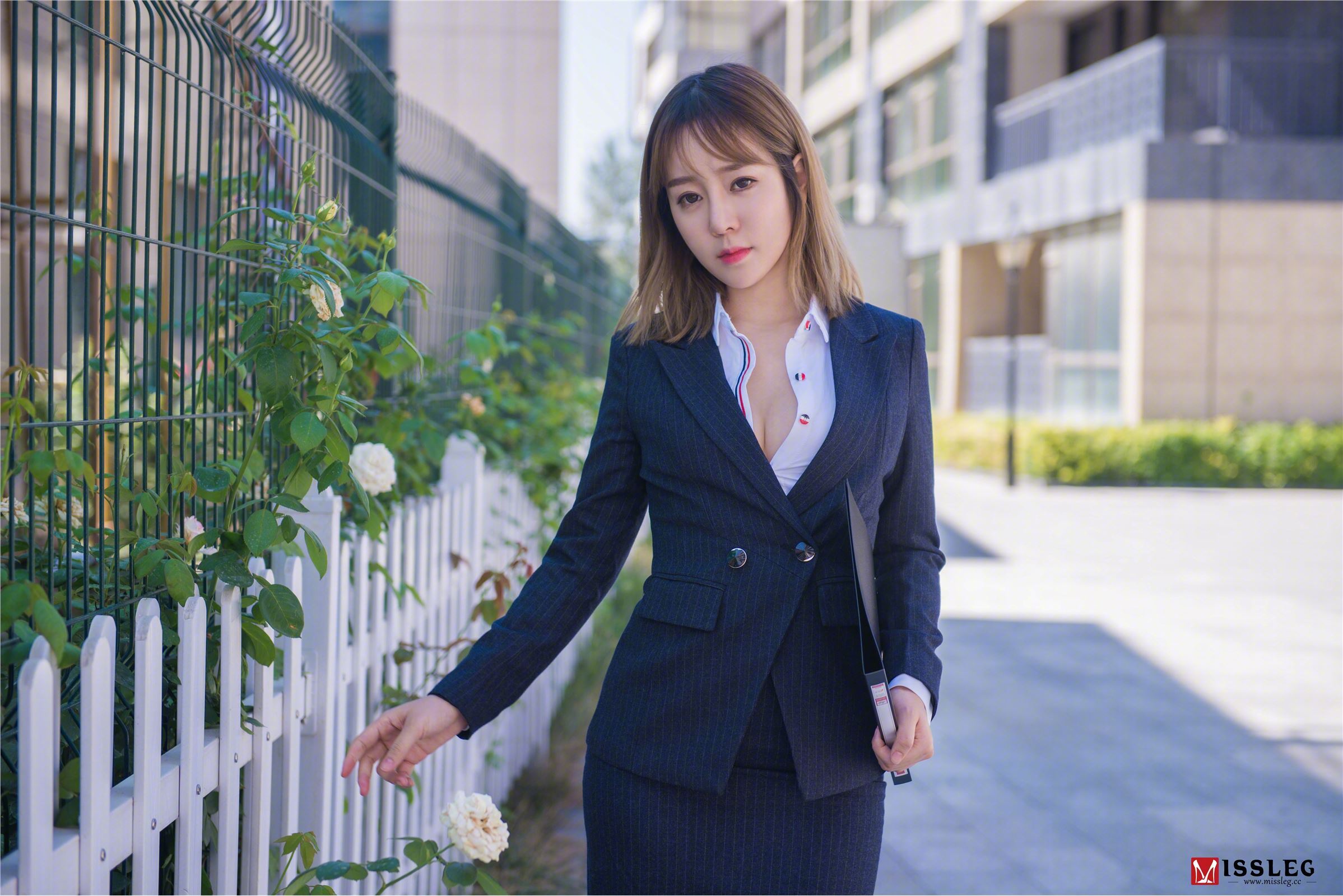[MissLeg]蜜丝 官方原版 钻石会员V系列 V003 王雨纯《撕裂的OL》