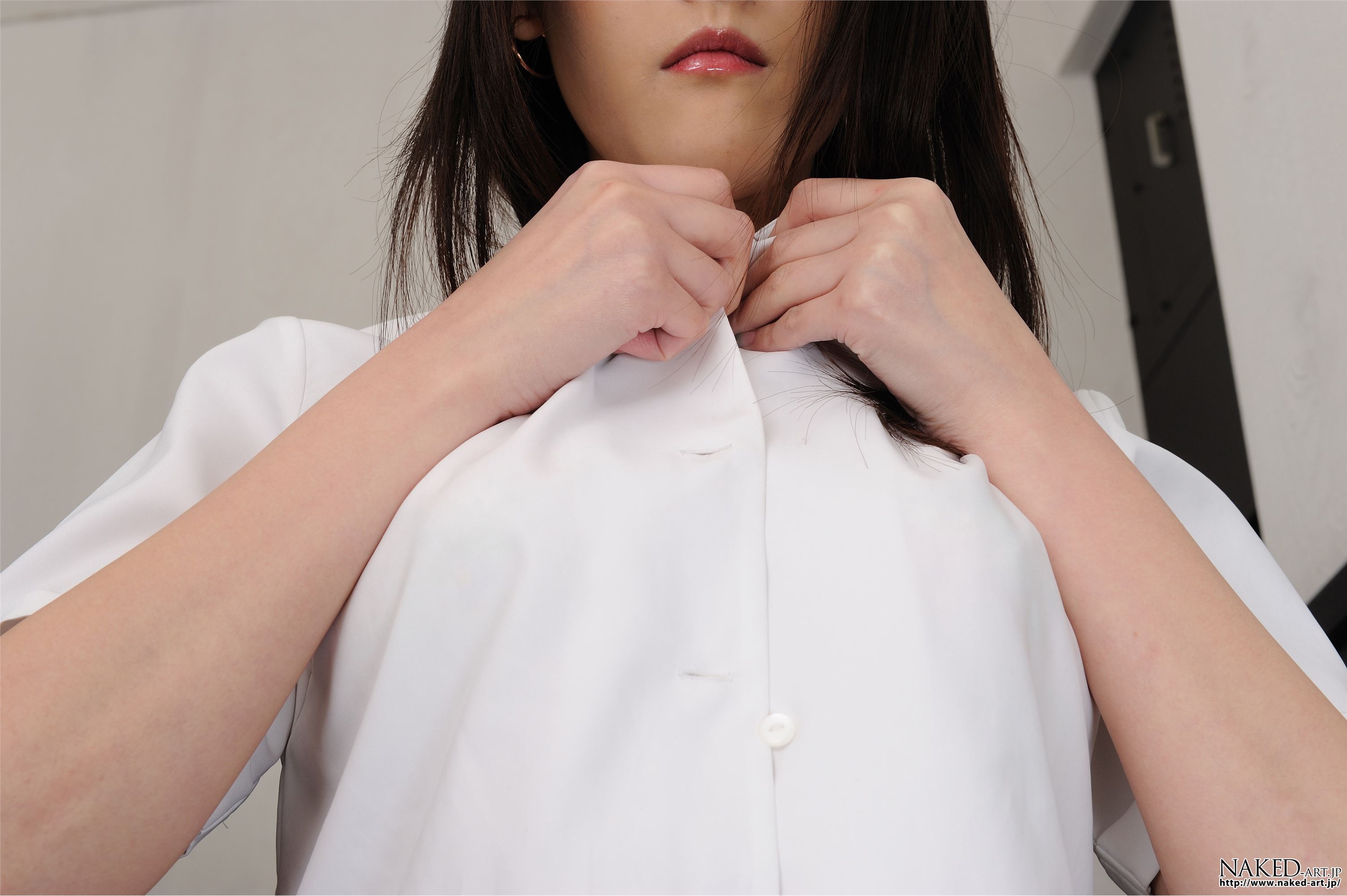 [NAKED-ART] NO.00745 早瀬真姫 階段のOL Fullsize