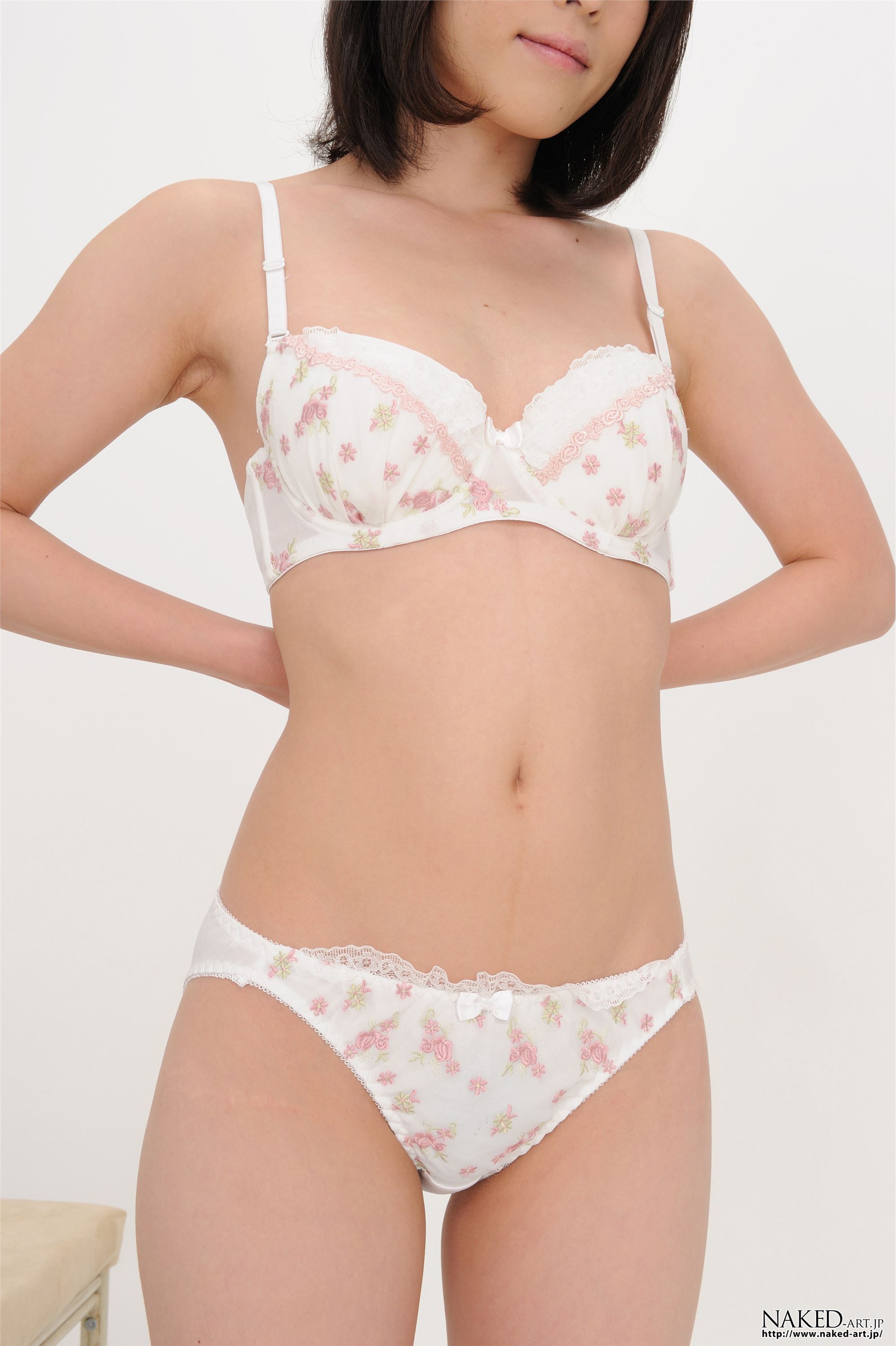 [NAKED-ART] NO.00749 鈴木ありさ 下着劇場 Fullsize