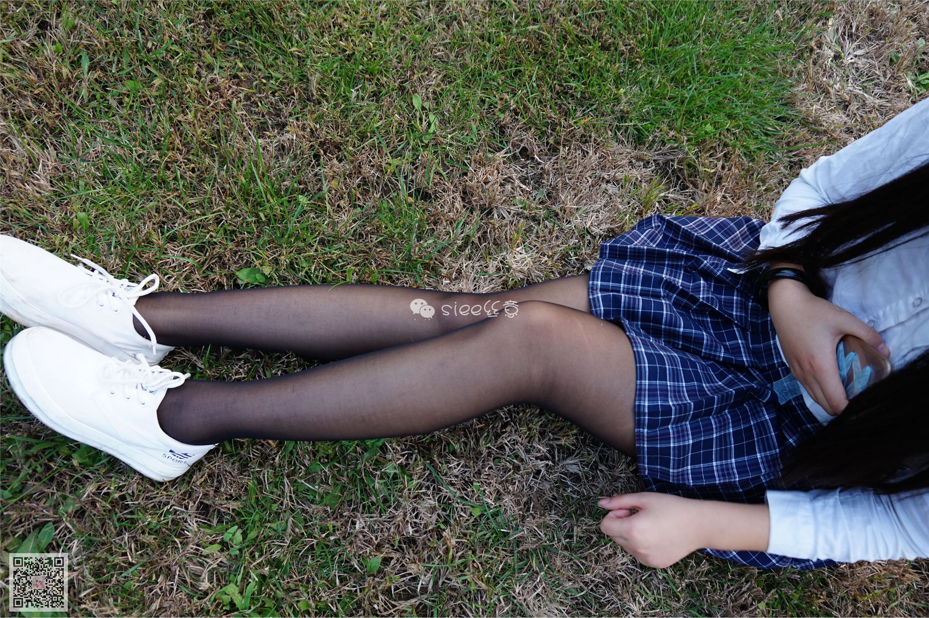 [SIEE丝意] No.001 曦曦 草坪黑丝