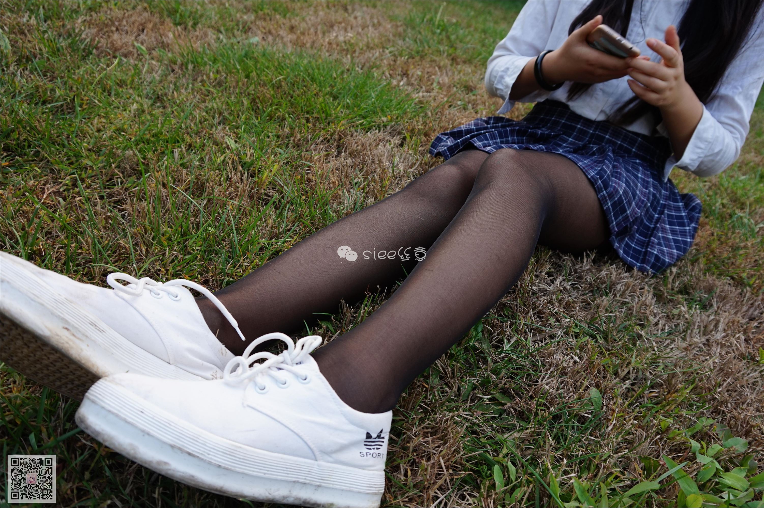 [SIEE丝意] No.001 曦曦 草坪黑丝