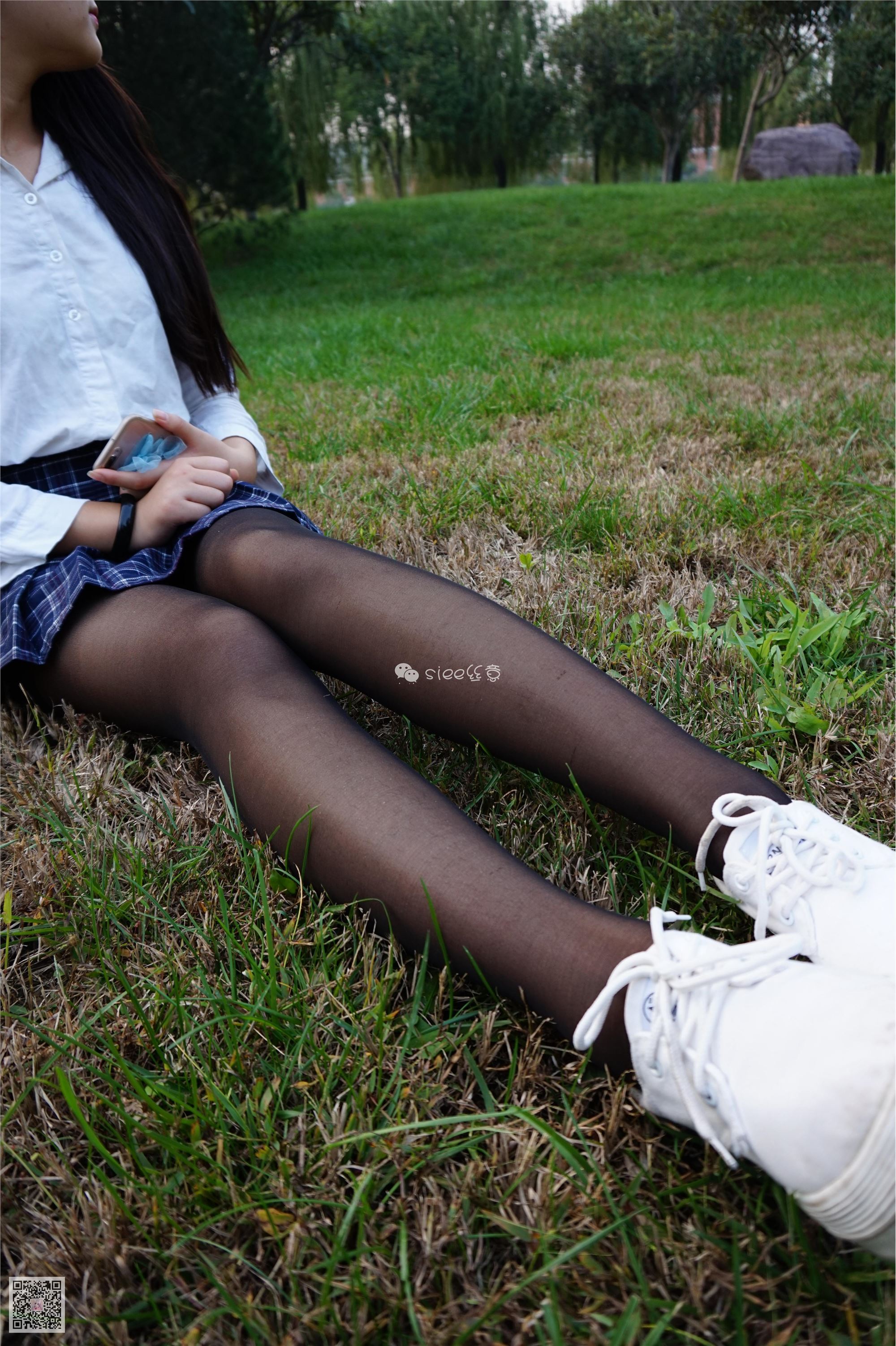 [SIEE丝意] No.001 曦曦 草坪黑丝