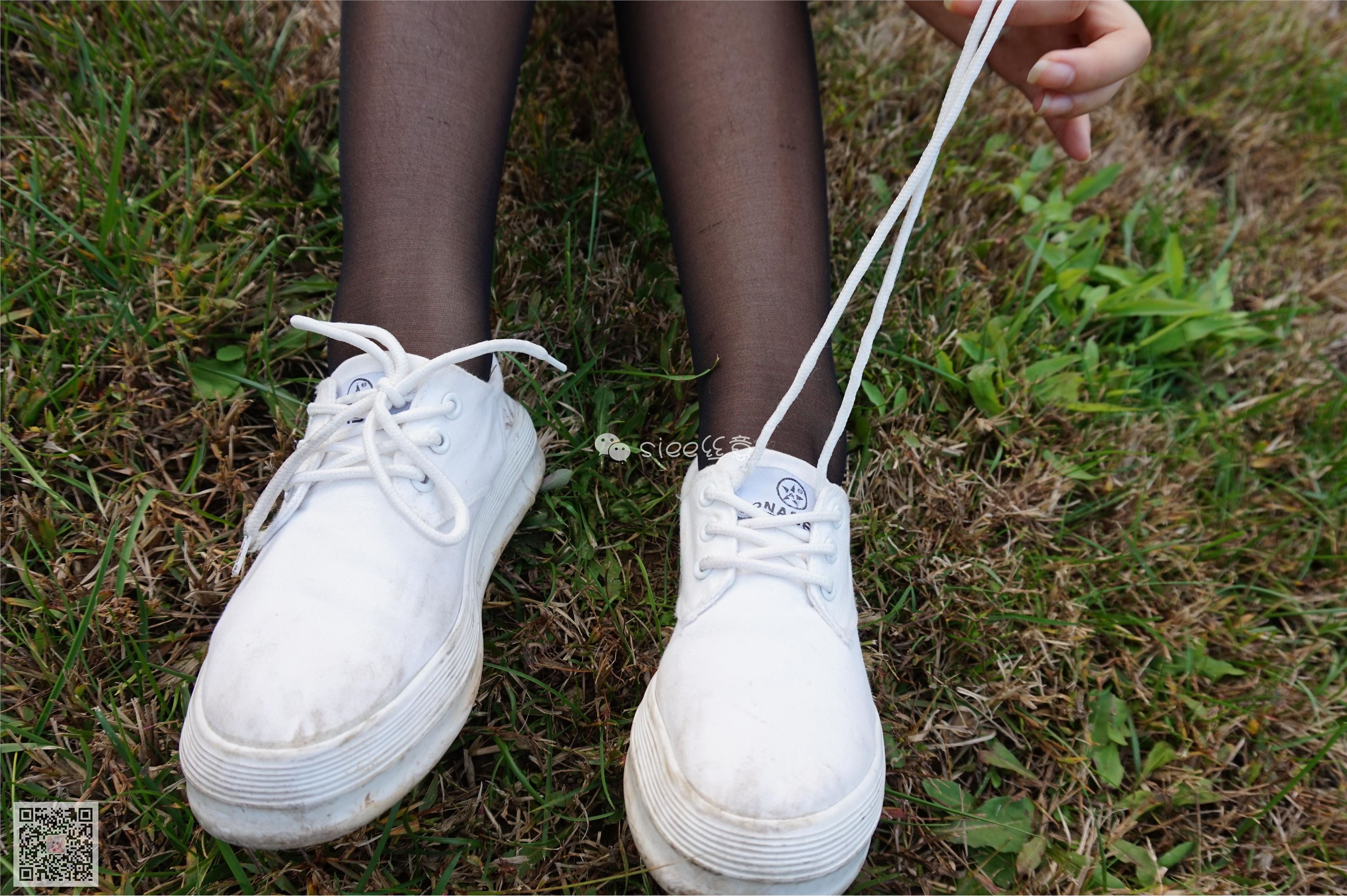 [SIEE丝意] No.001 曦曦 草坪黑丝