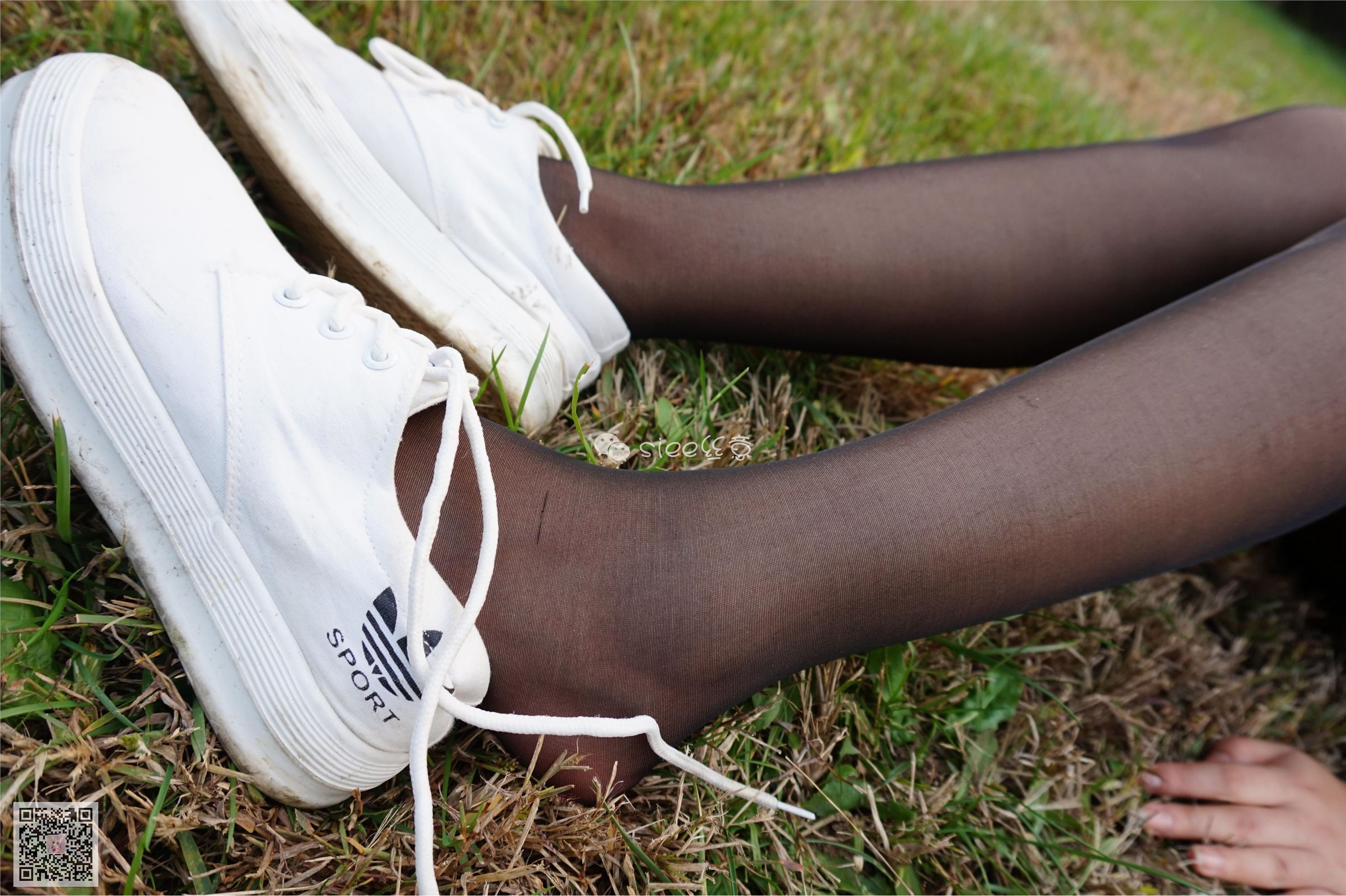 [SIEE丝意] No.001 曦曦 草坪黑丝