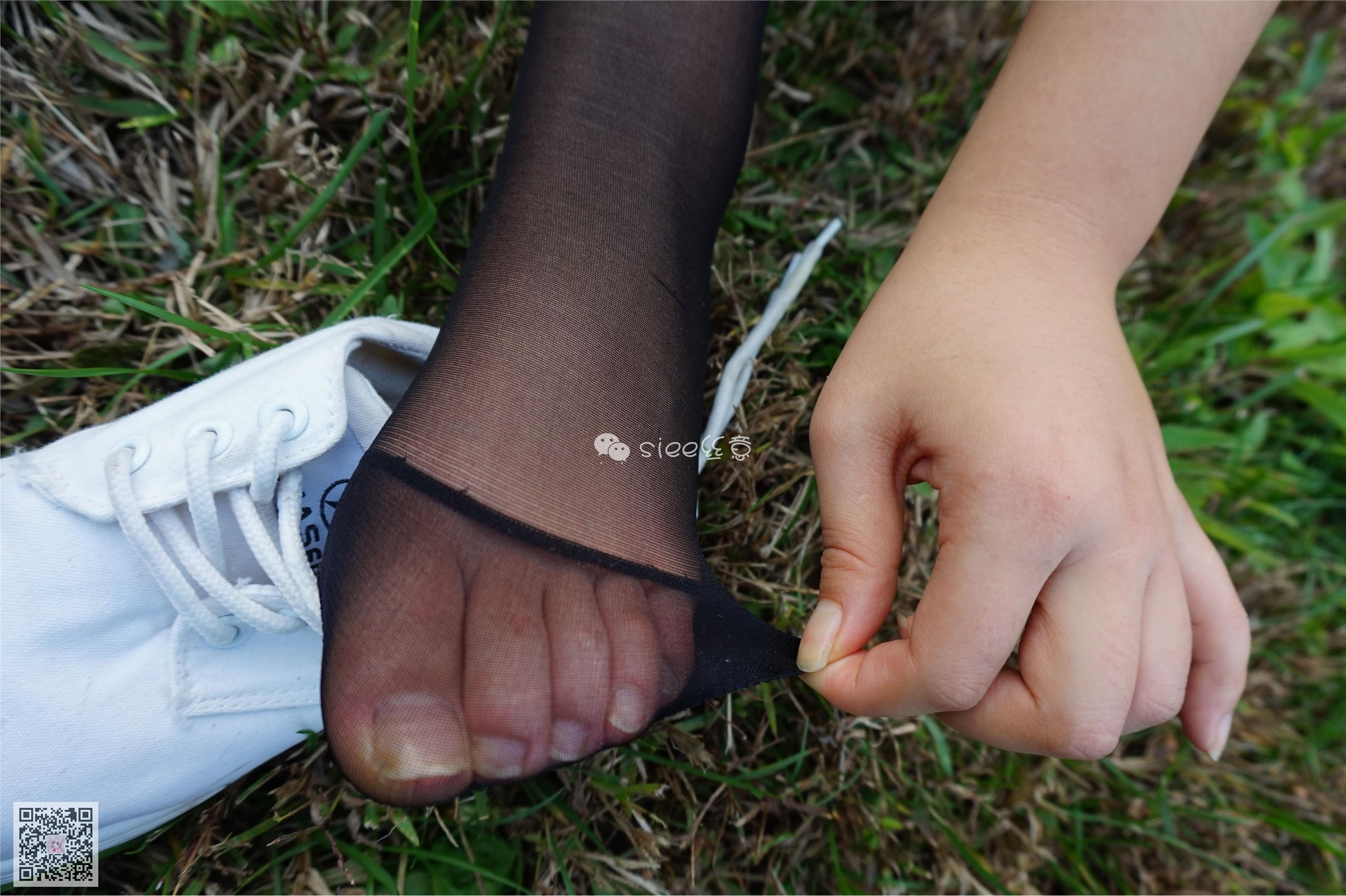 [SIEE丝意] No.001 曦曦 草坪黑丝