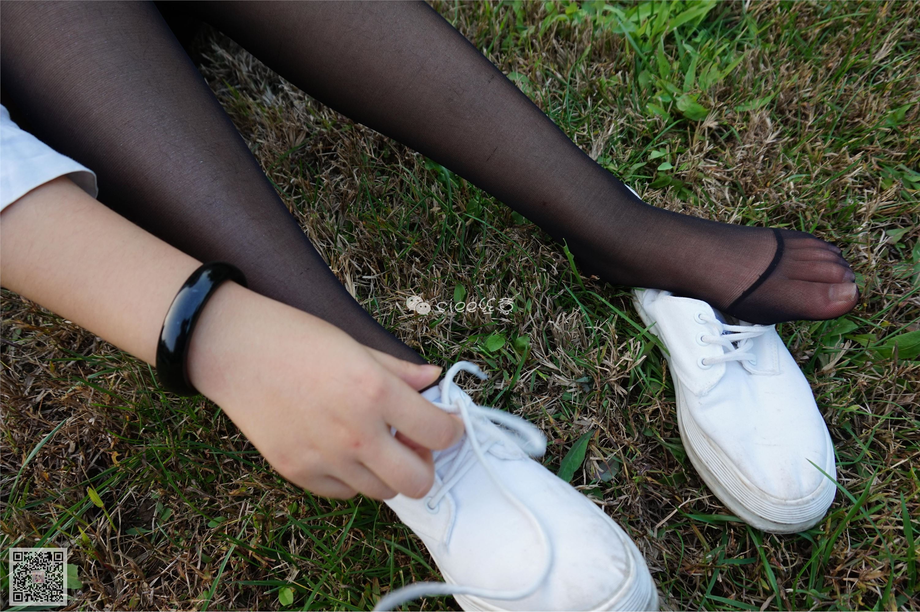 [SIEE丝意] No.001 曦曦 草坪黑丝