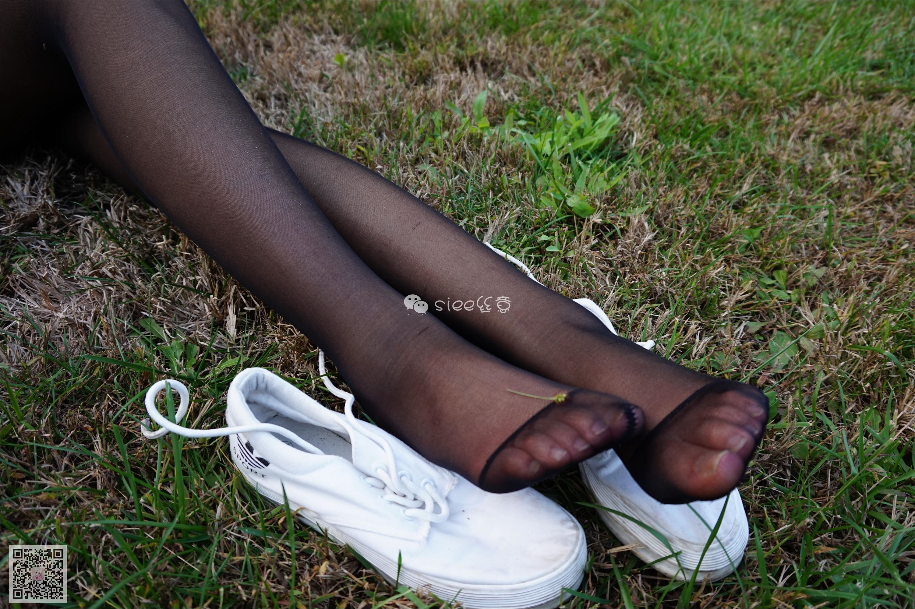 [SIEE丝意] No.001 曦曦 草坪黑丝