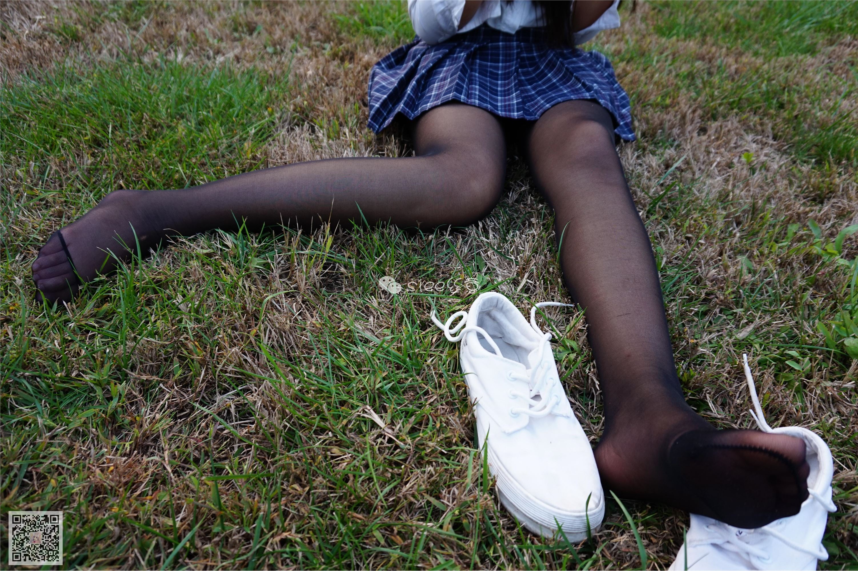 [SIEE丝意] No.001 曦曦 草坪黑丝