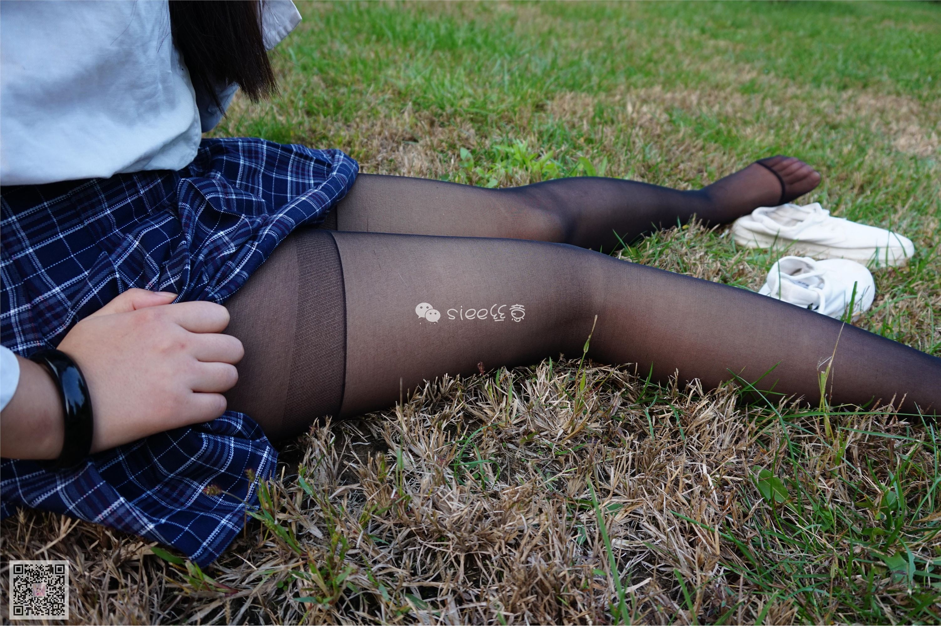 [SIEE丝意] No.001 曦曦 草坪黑丝