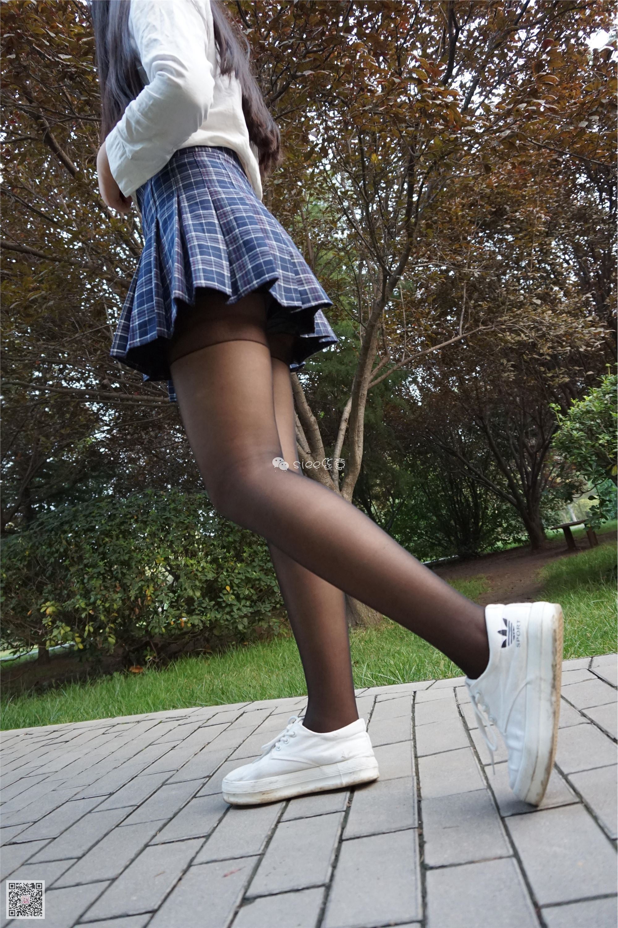 [SIEE丝意] No.001 曦曦 草坪黑丝