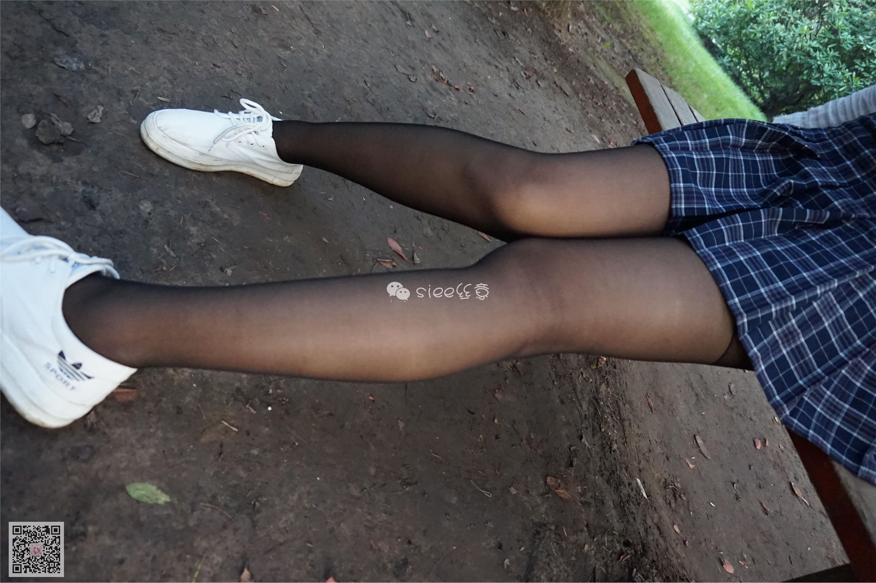 [SIEE丝意] No.001 曦曦 草坪黑丝