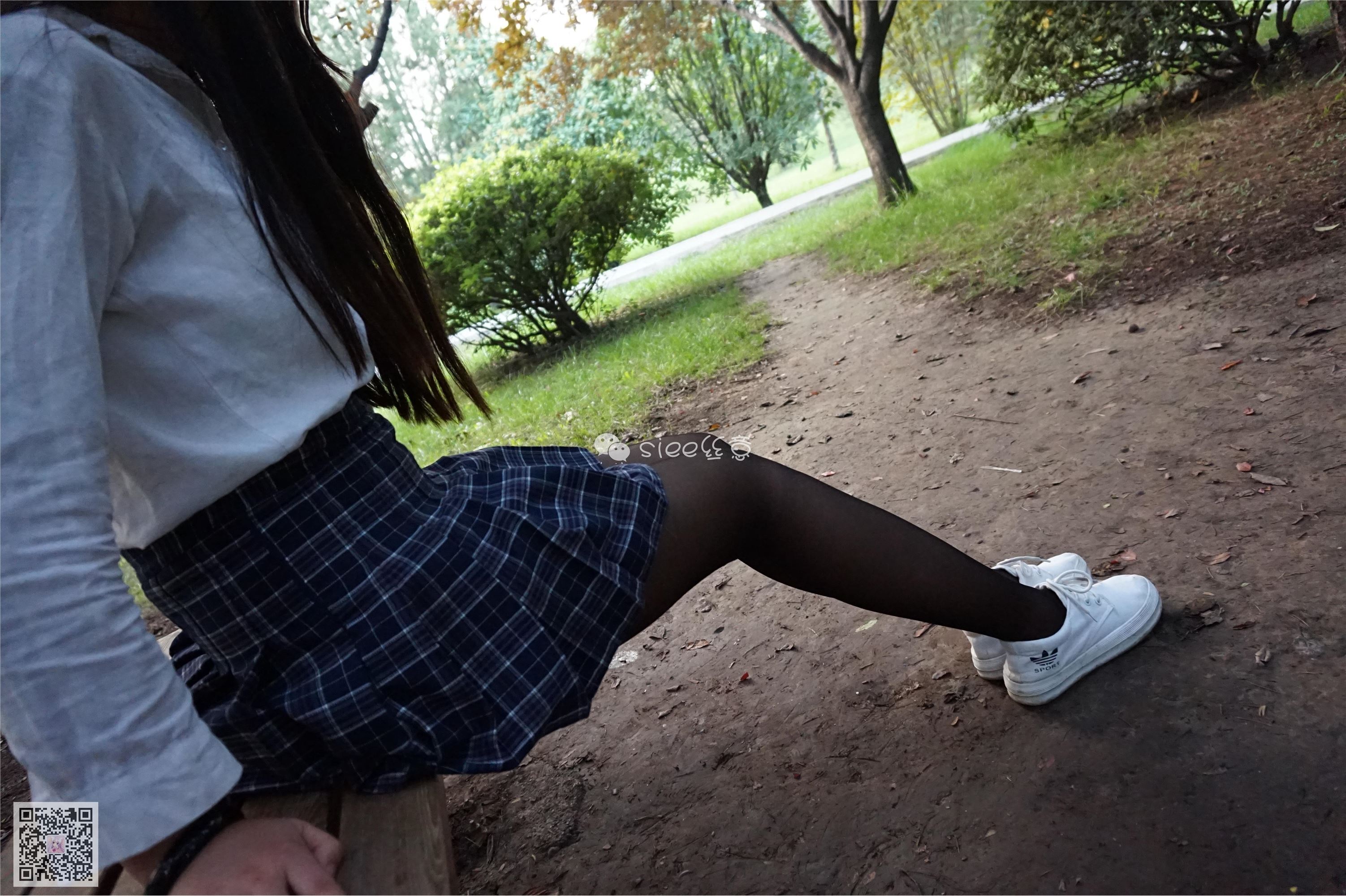 [SIEE丝意] No.001 曦曦 草坪黑丝