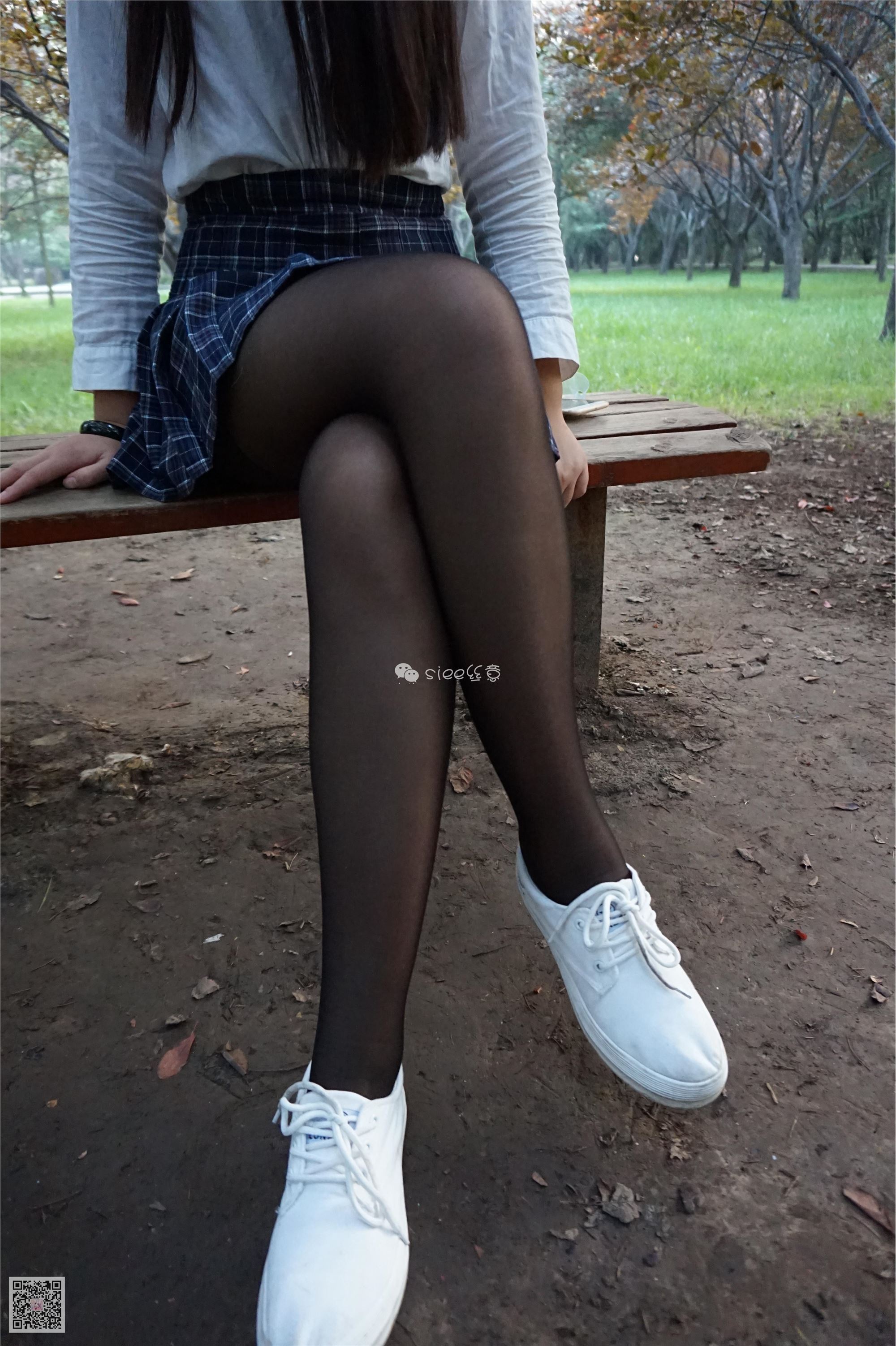 [SIEE丝意] No.001 曦曦 草坪黑丝