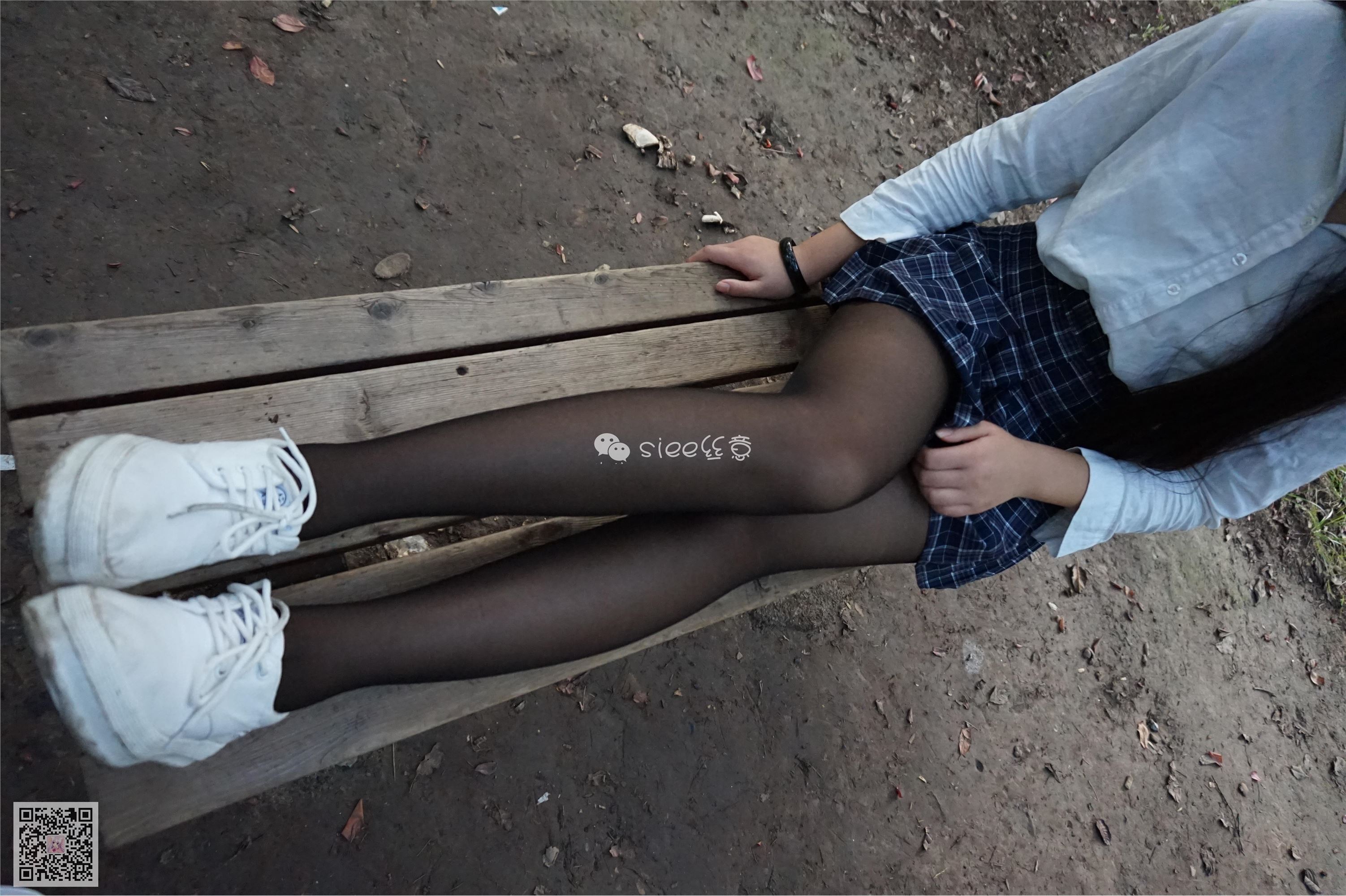 [SIEE丝意] No.001 曦曦 草坪黑丝