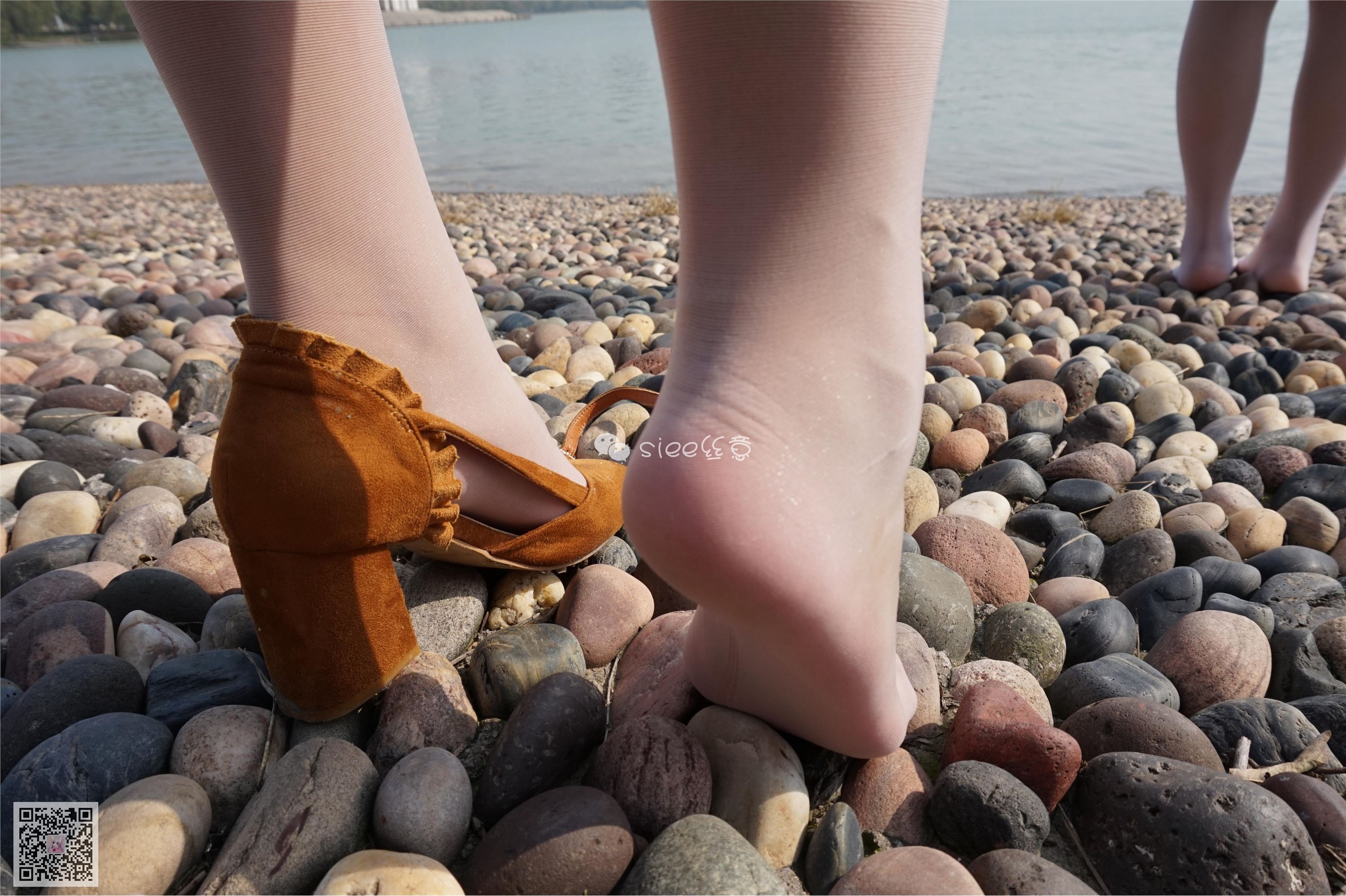 [SIEE丝意] No.004 鱼鱼&茹茹 湖边玩丝